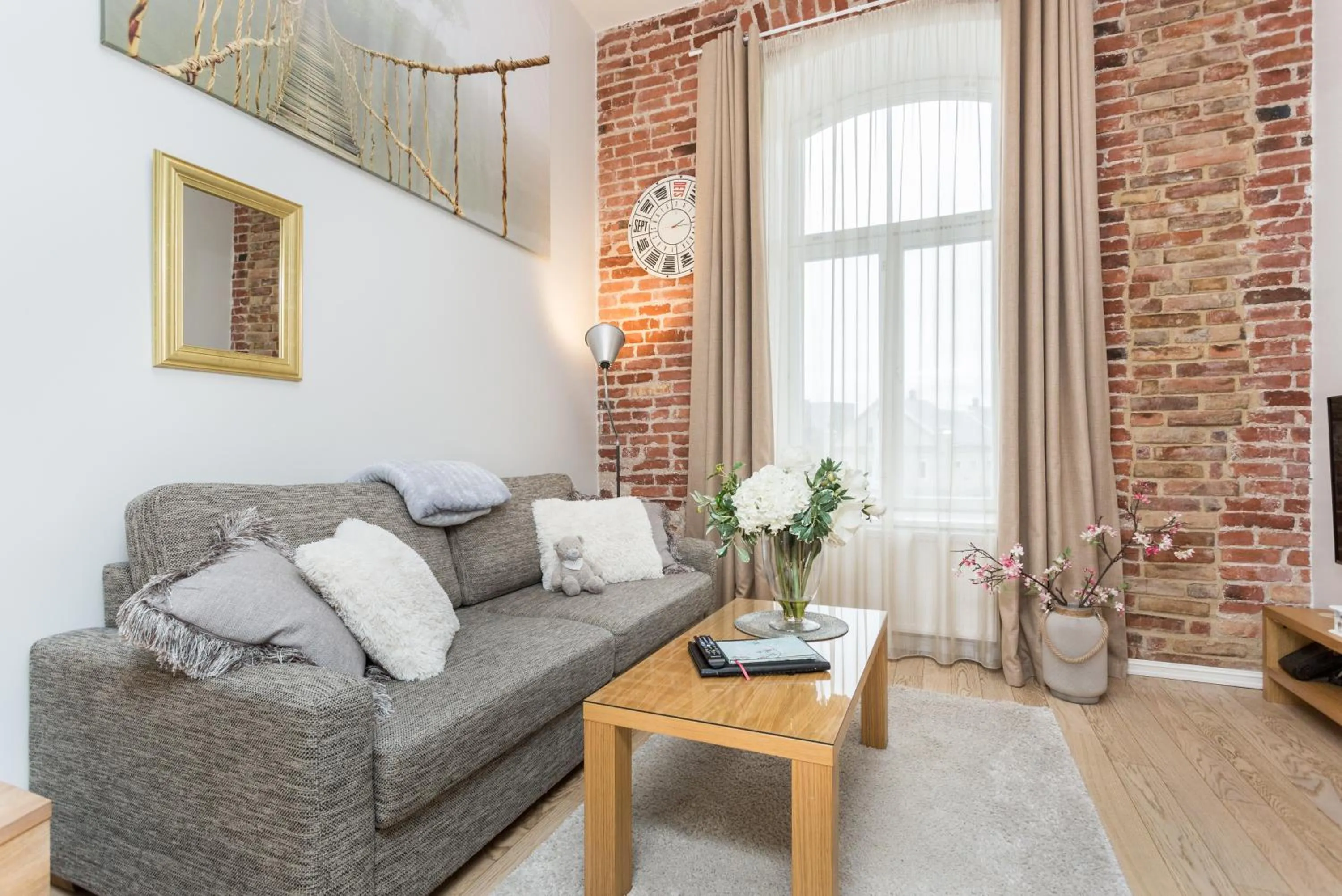 Photo of the whole room in Angleterre Apartments