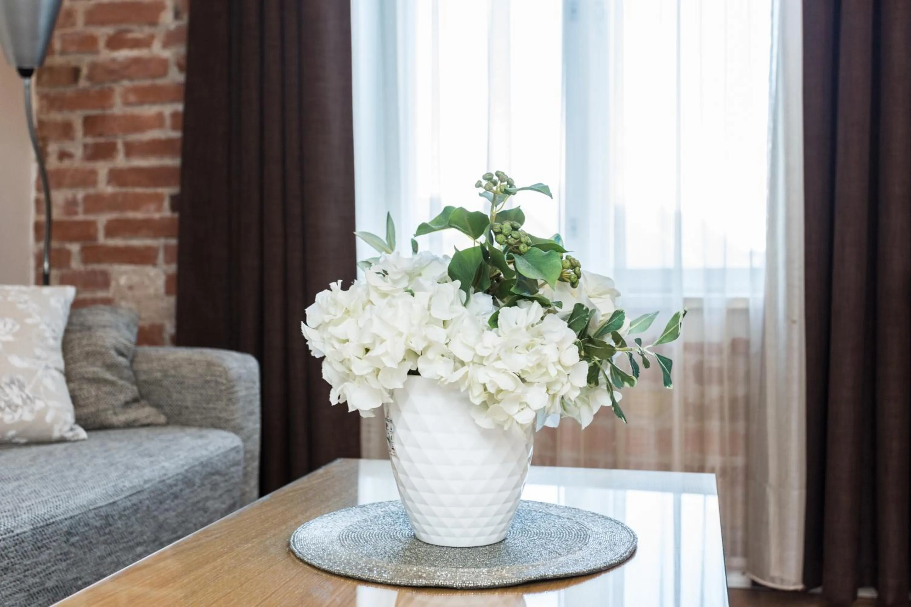 Decorative detail in Angleterre Apartments