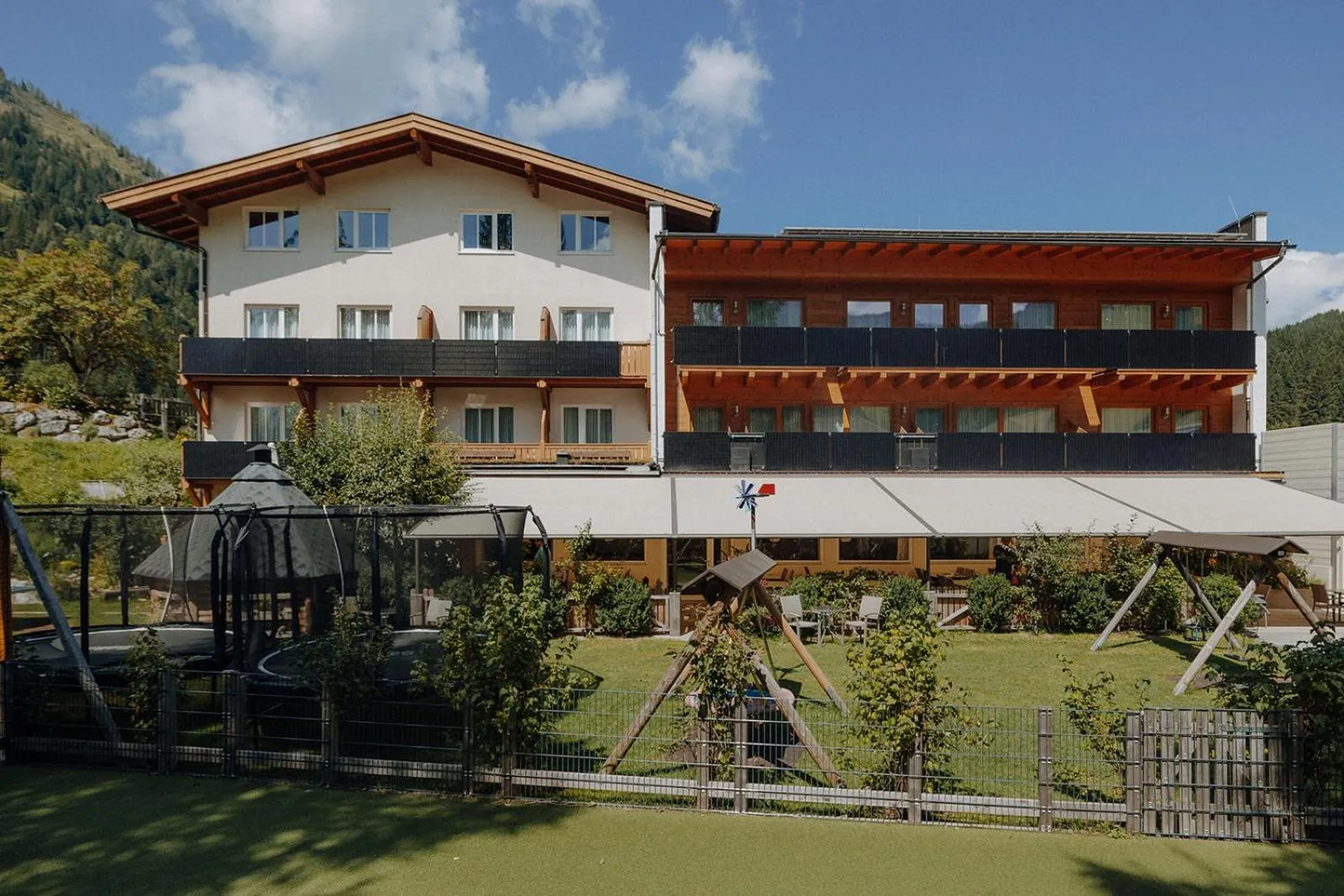 Property building in Familienhotel Botenwirt