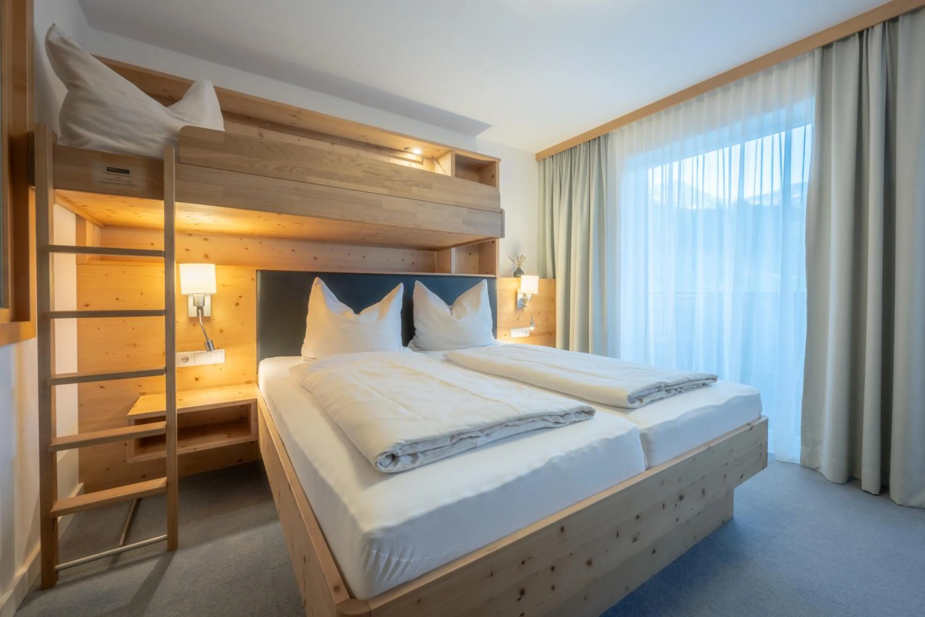 Photo of the whole room, Bed in Familienhotel Botenwirt