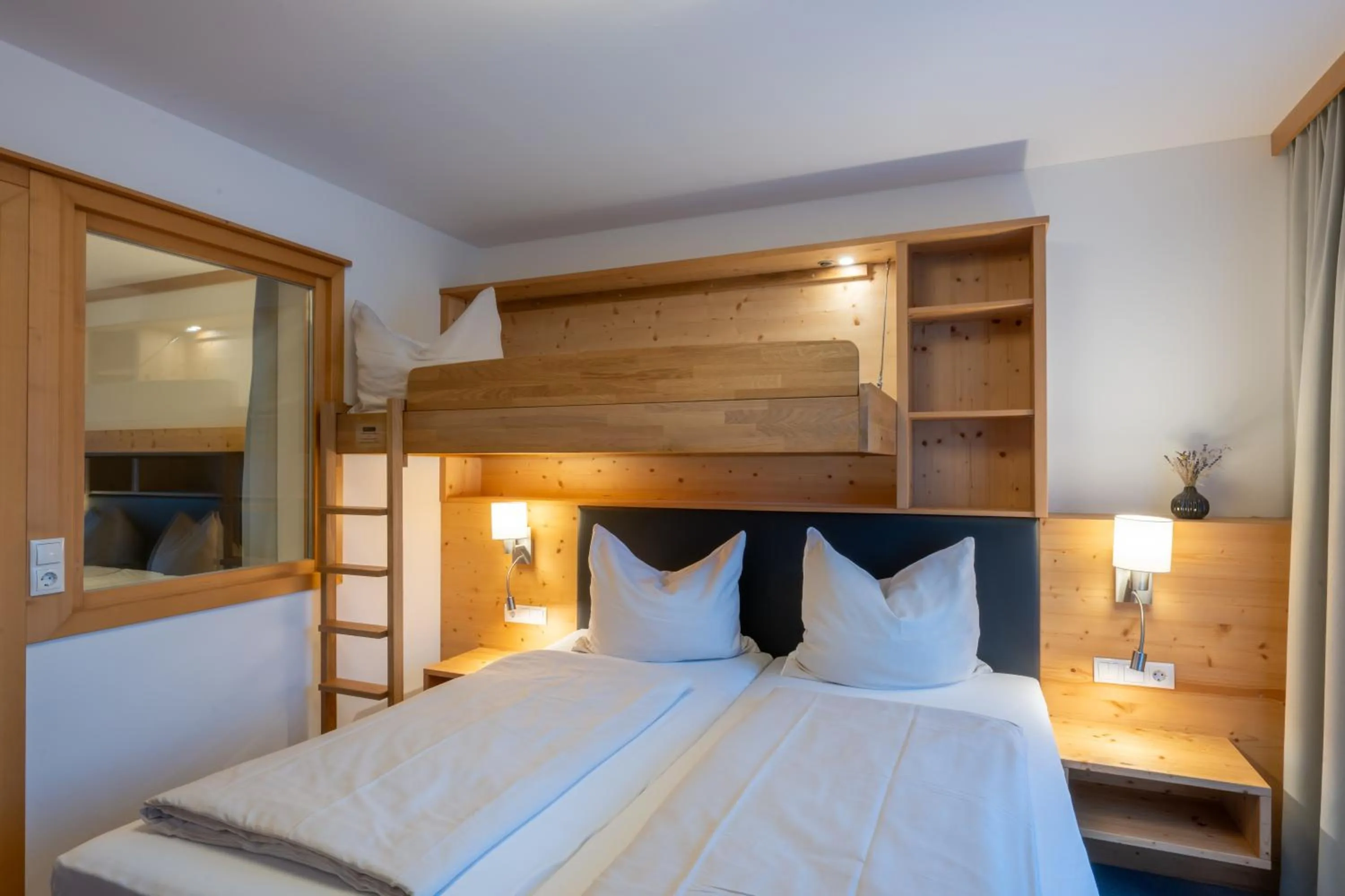 Photo of the whole room, Bed in Familienhotel Botenwirt