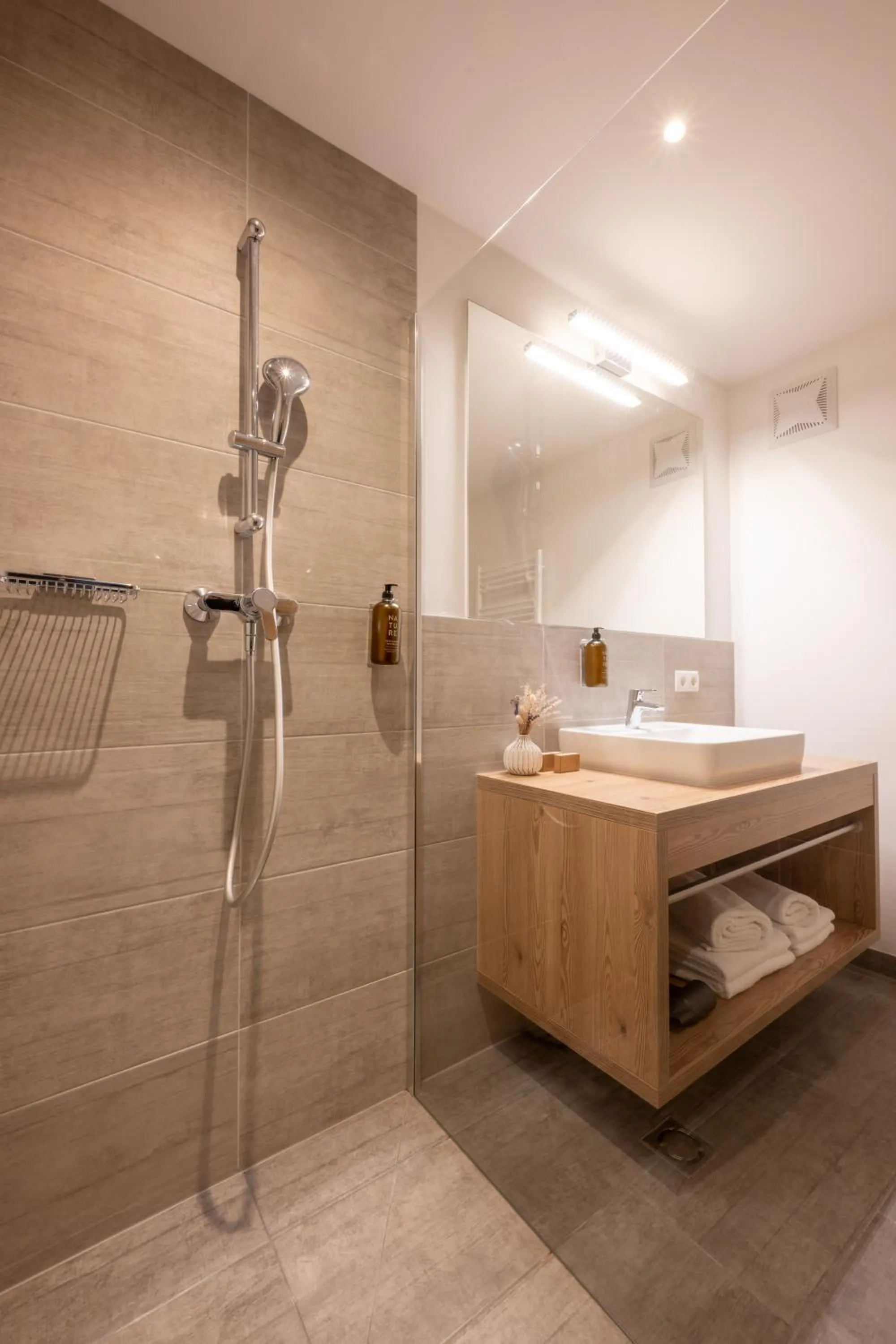 Bathroom in Familienhotel Botenwirt