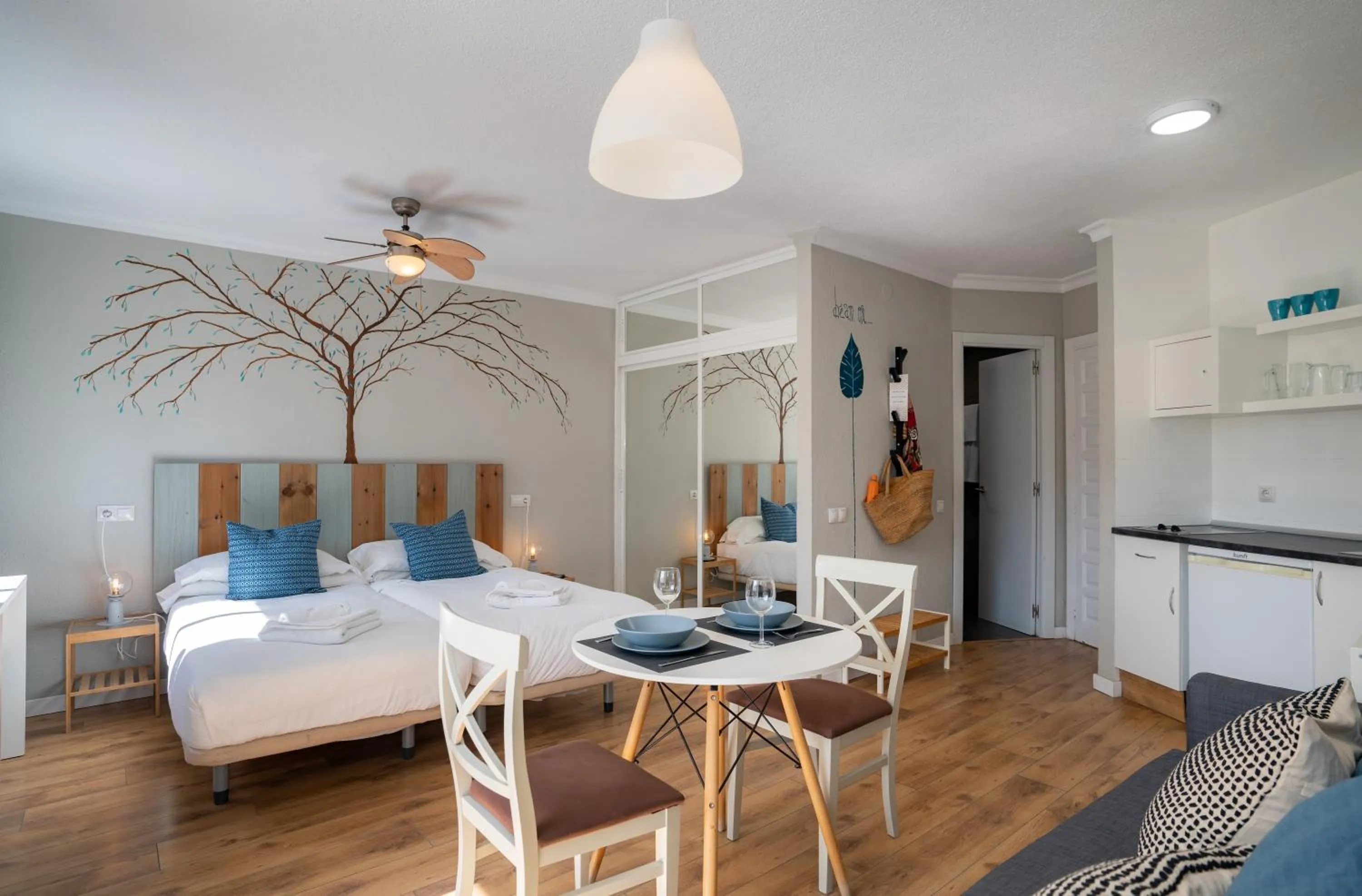 Bed in Palm Beach Club Apartamentos Carihuela