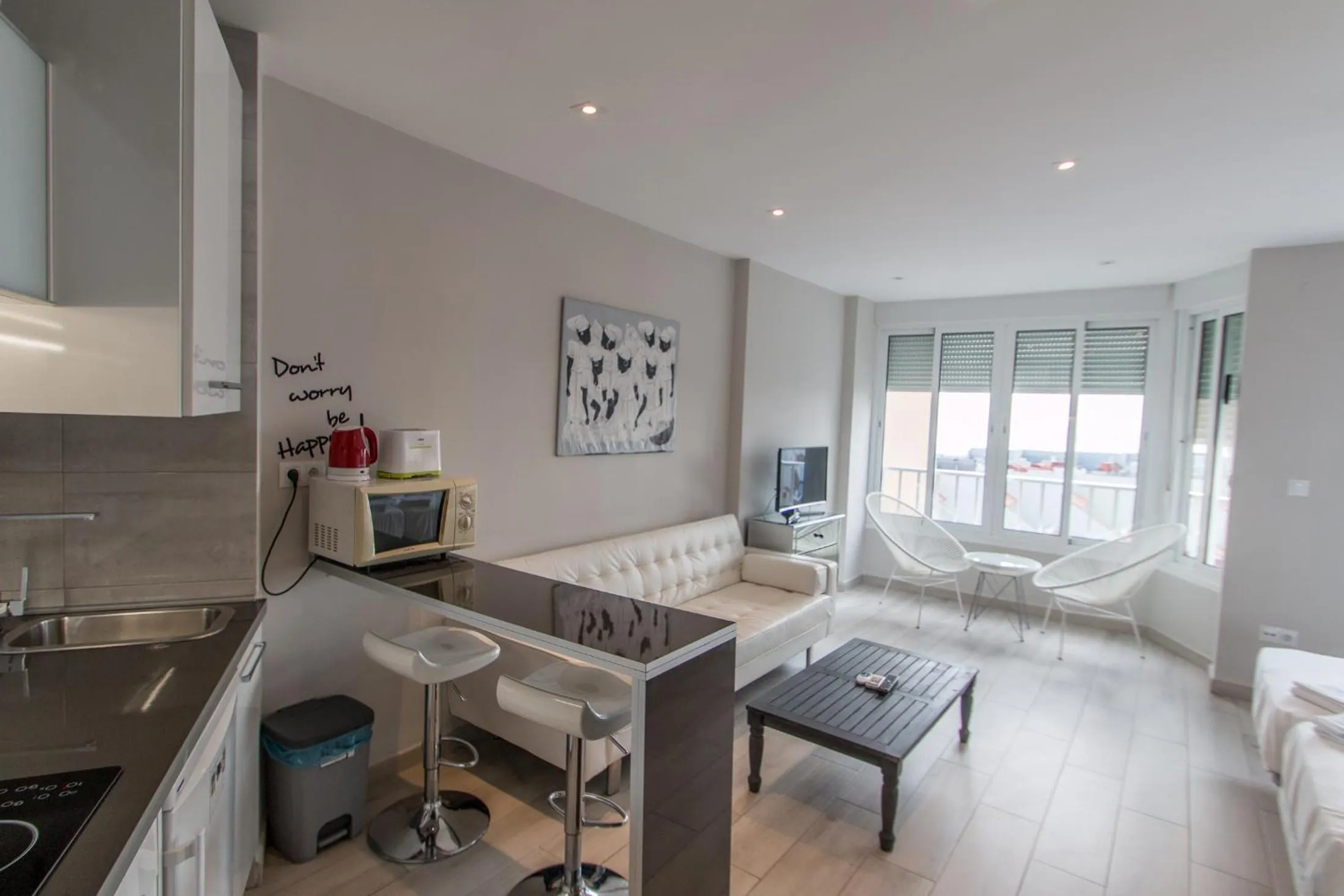 Kitchen or kitchenette in Palm Beach Club Apartamentos Carihuela