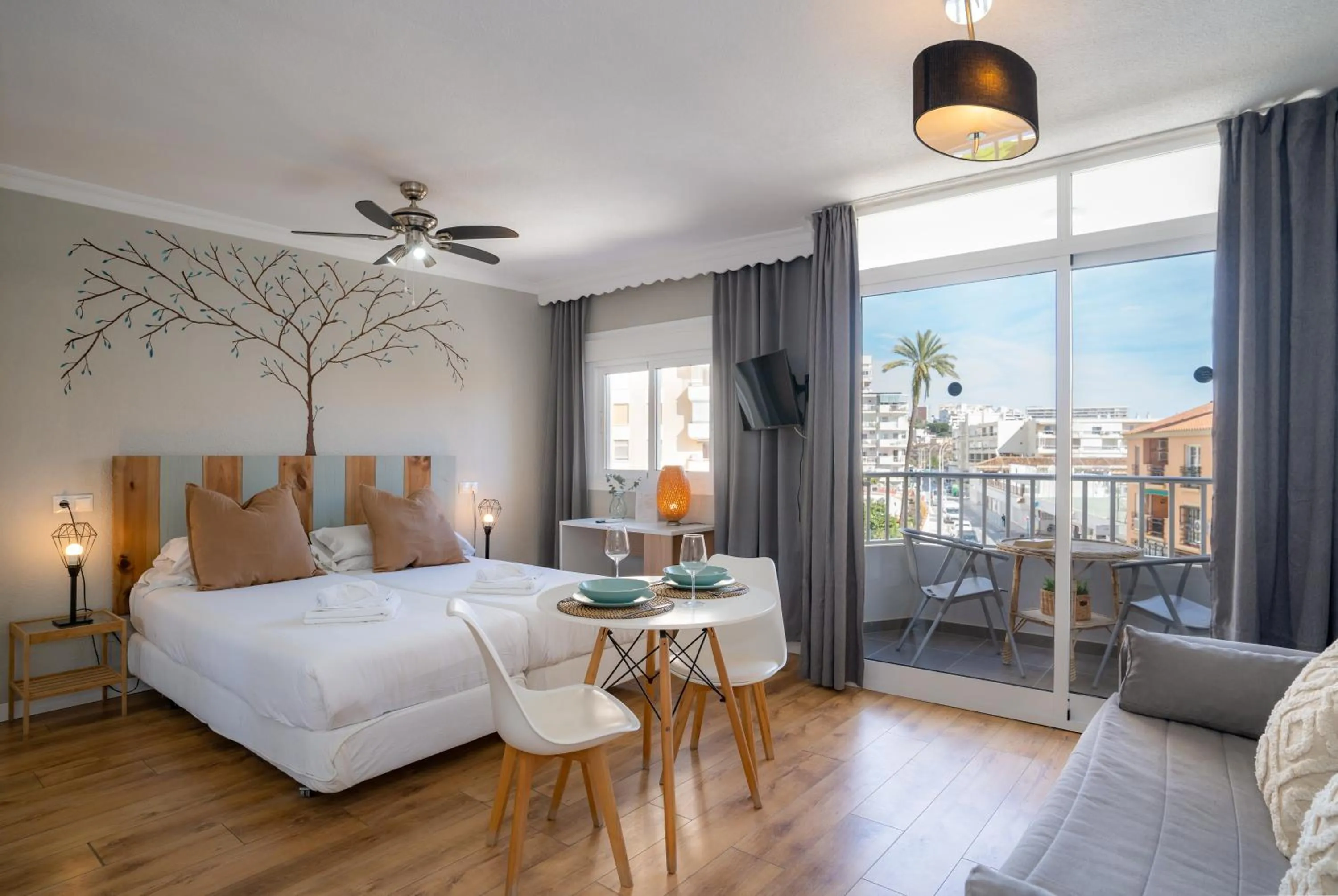 Photo of the whole room, Bed in Palm Beach Club Apartamentos Carihuela