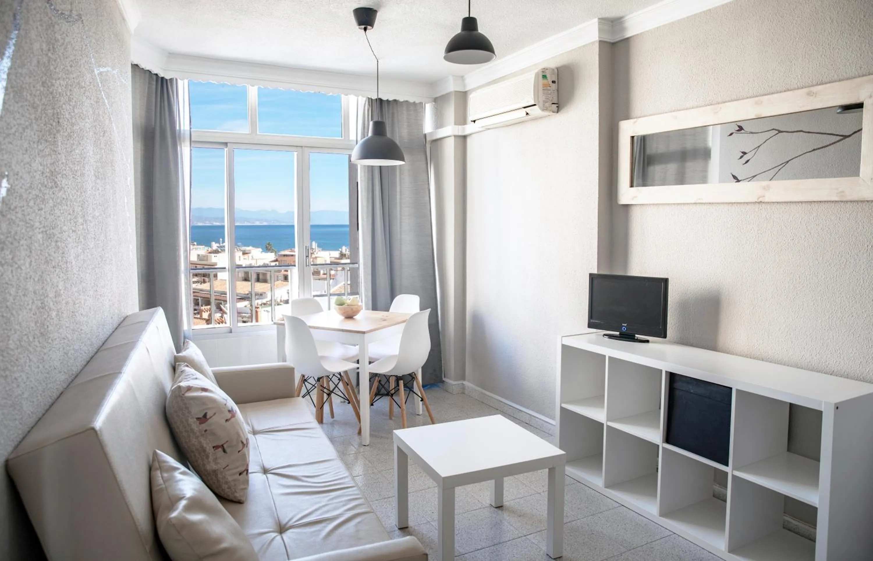 TV and multimedia in Palm Beach Club Apartamentos Carihuela