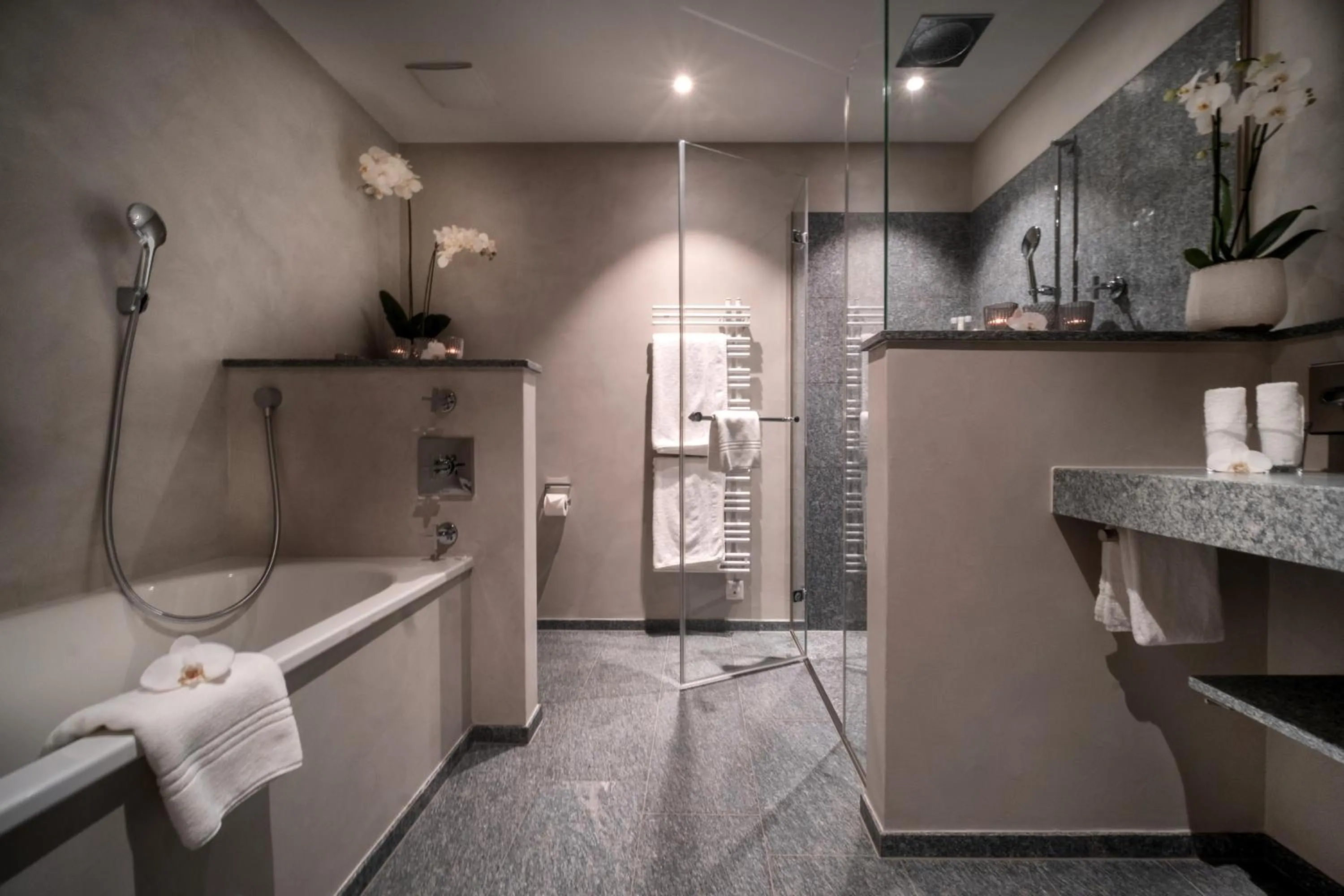 Bathroom in Golf- & Sporthotel Hof Maran