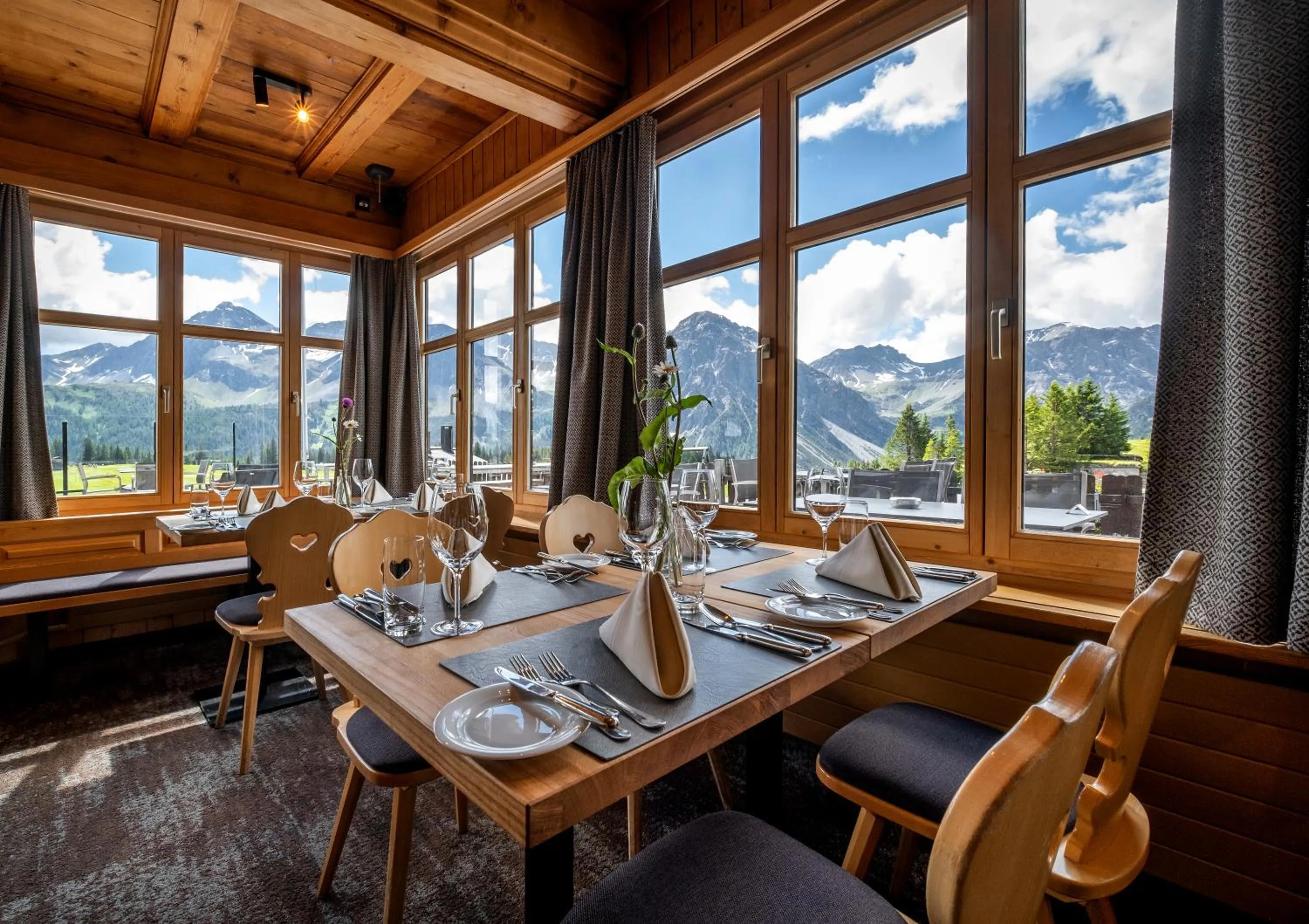 Restaurant/places to eat in Golf- & Sporthotel Hof Maran