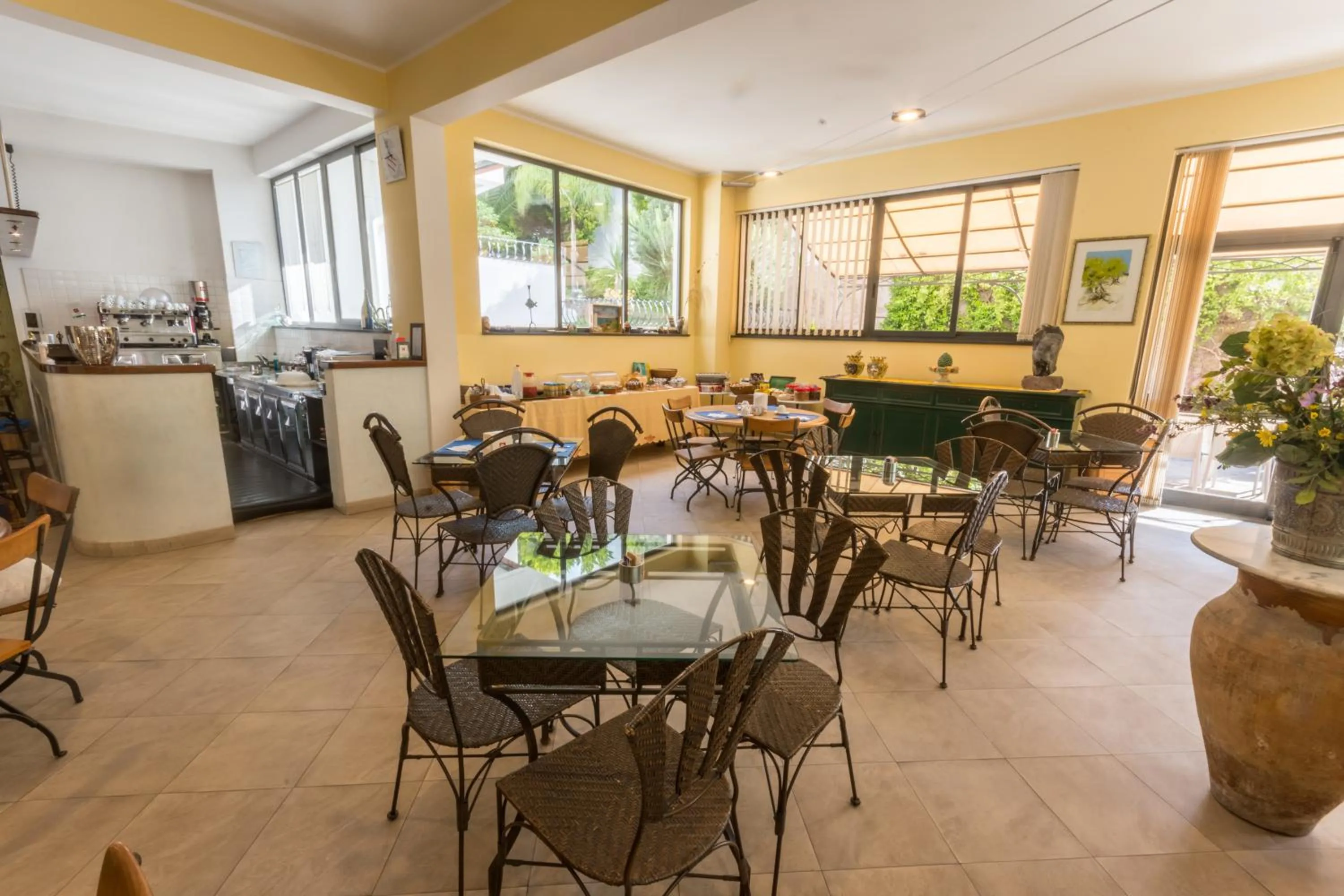 Restaurant/places to eat in Residence Hotel Baia Portinenti