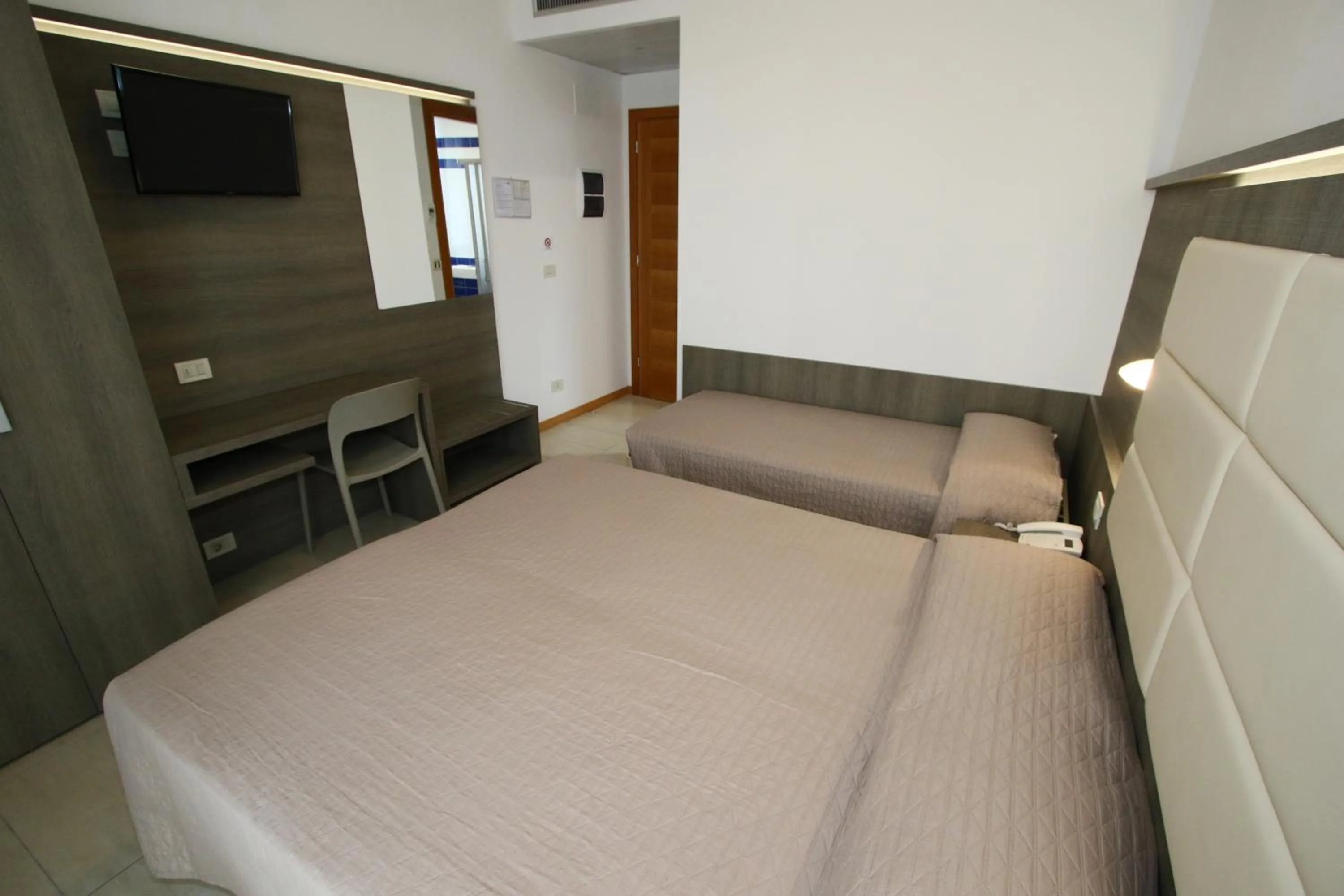 Bedroom, Bed in Hotel Boom