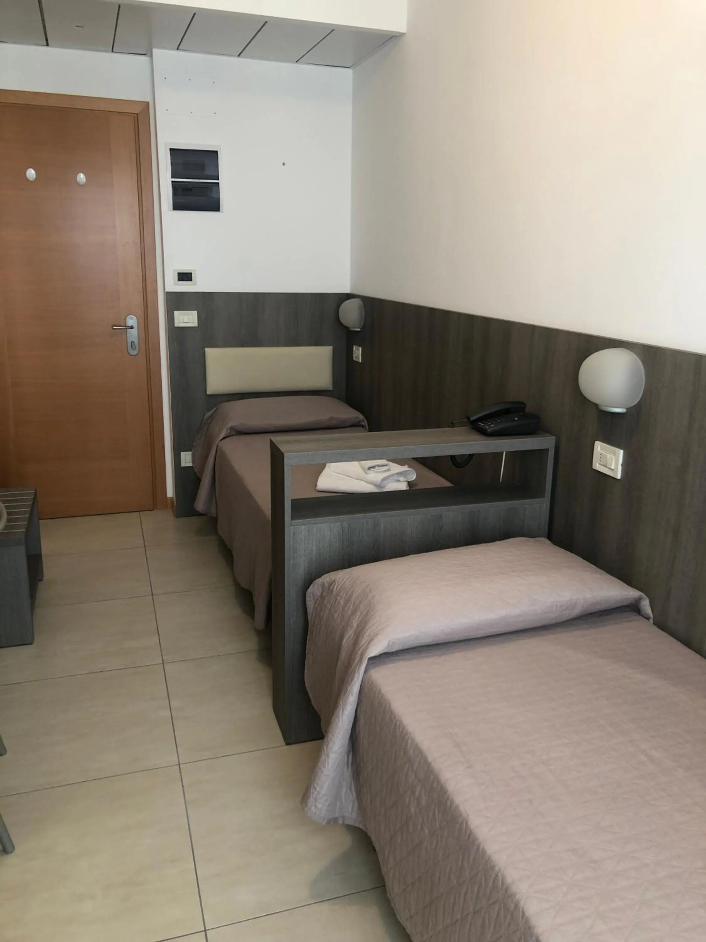 Photo of the whole room, Bed in Hotel Boom