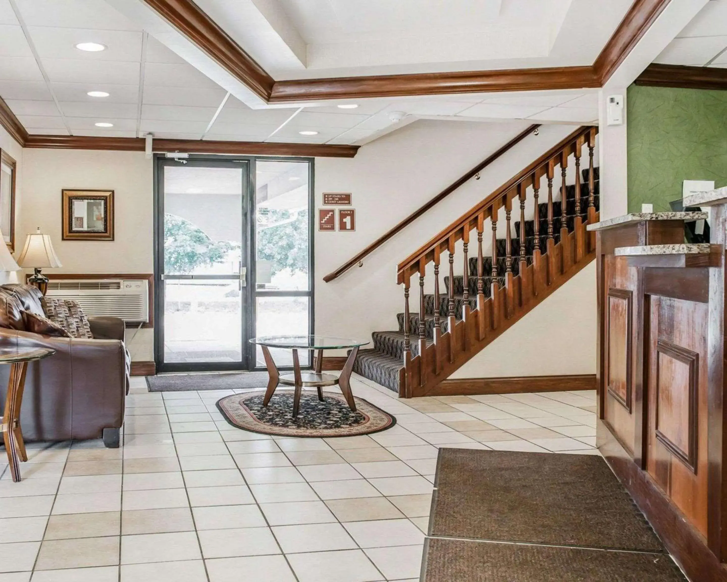 Lobby or reception in Quality Inn South Lobby or reception in Quality Inn South