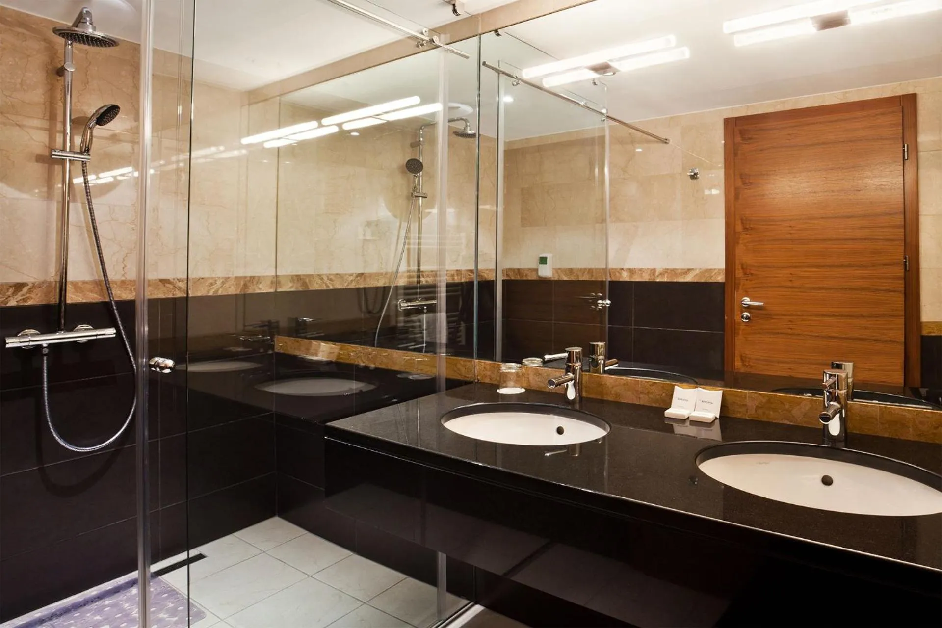 Bathroom in Casino & Hotel ADMIRAL Kozina
