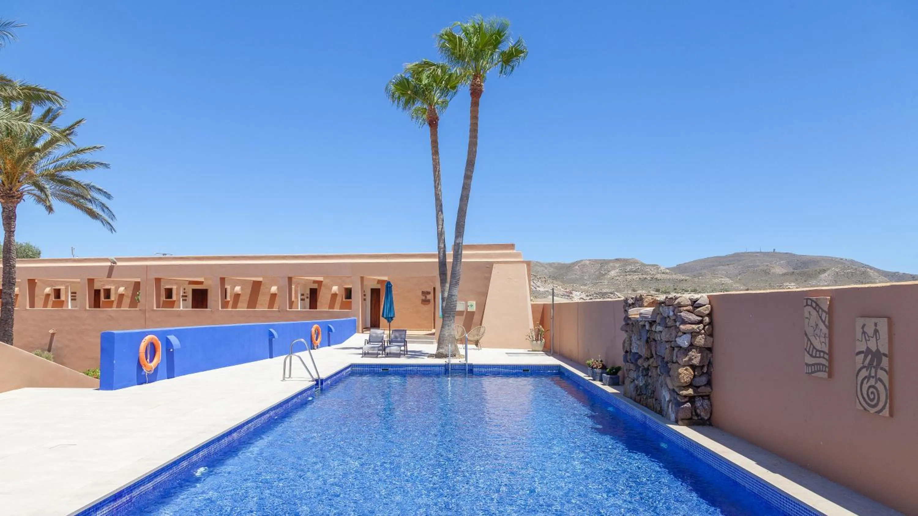 Swimming pool in Hotel de Naturaleza Rodalquilar & Spa Cabo de Gata
