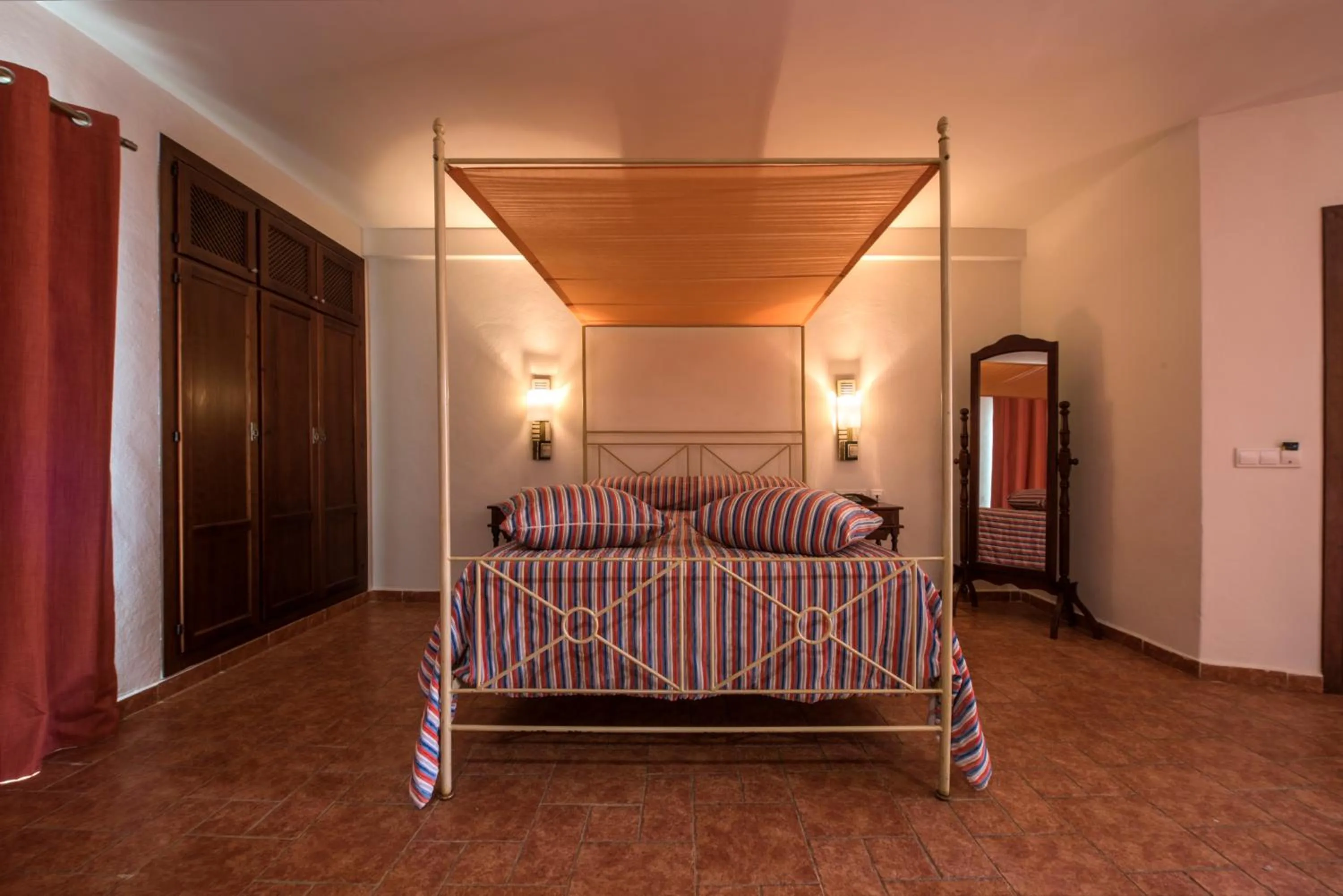 Bed in Hotel de Naturaleza Rodalquilar & Spa Cabo de Gata