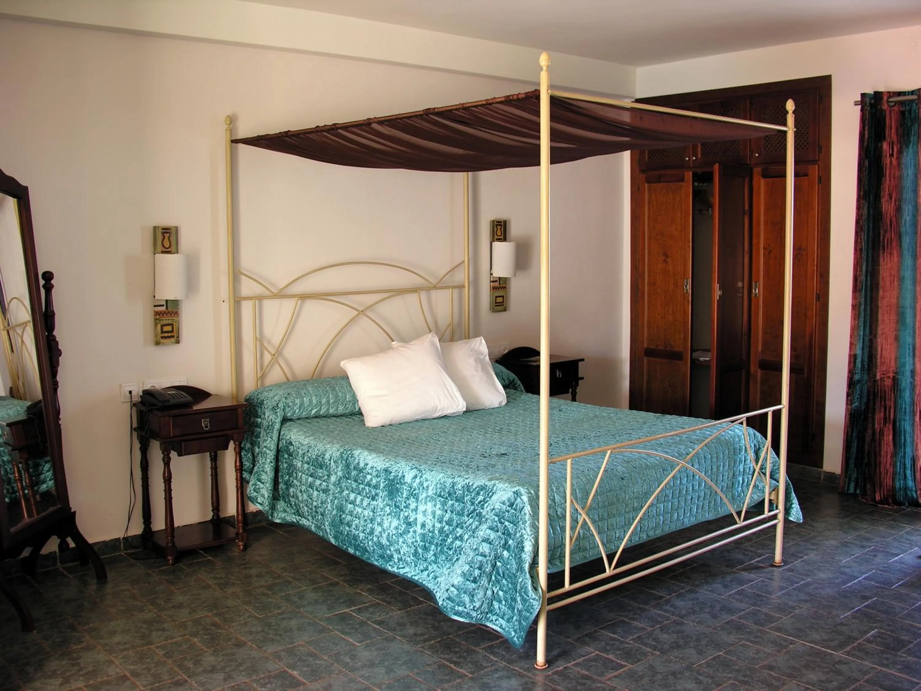 Bed in Hotel de Naturaleza Rodalquilar & Spa Cabo de Gata