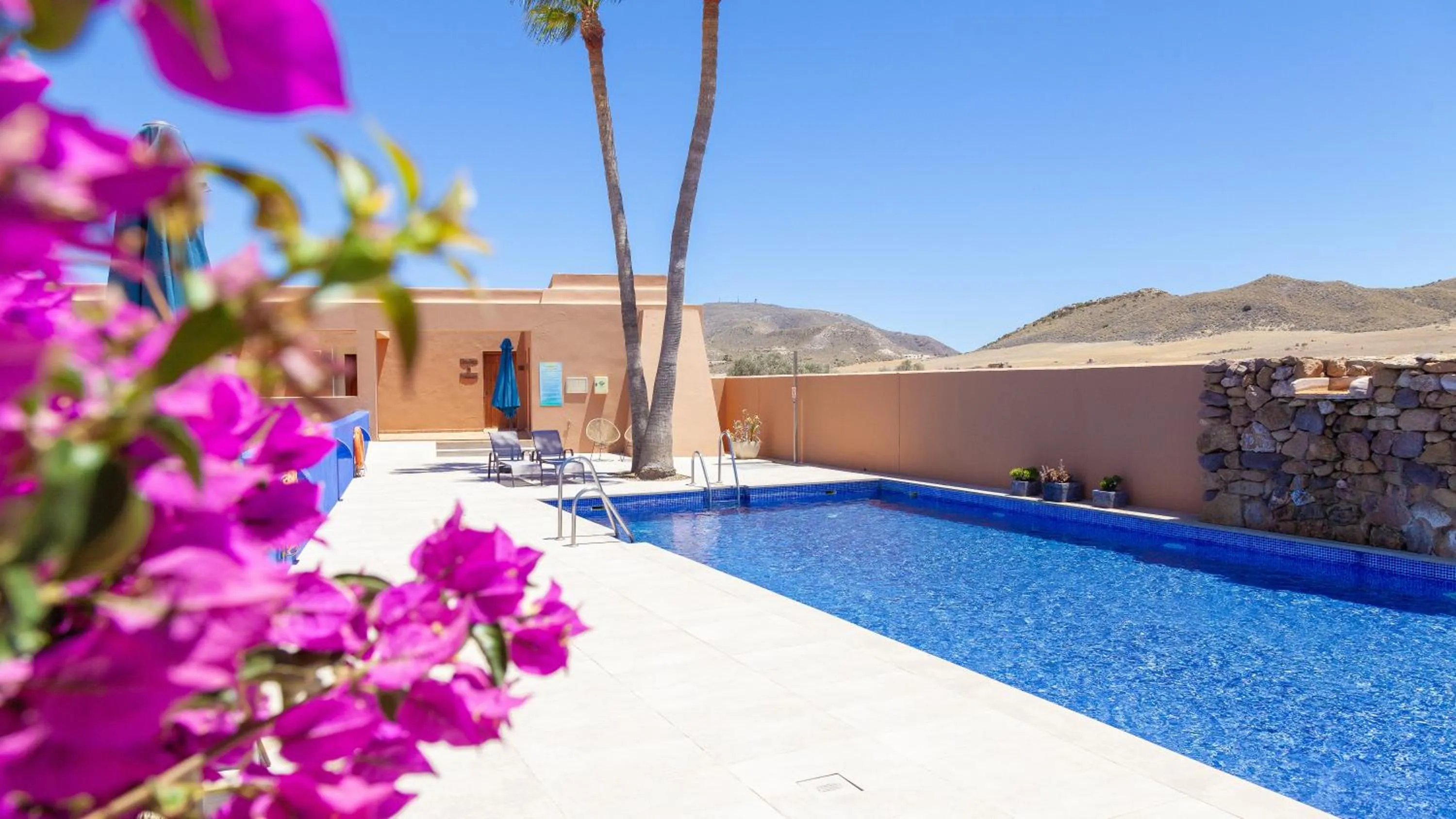 Swimming pool in Hotel de Naturaleza Rodalquilar & Spa Cabo de Gata