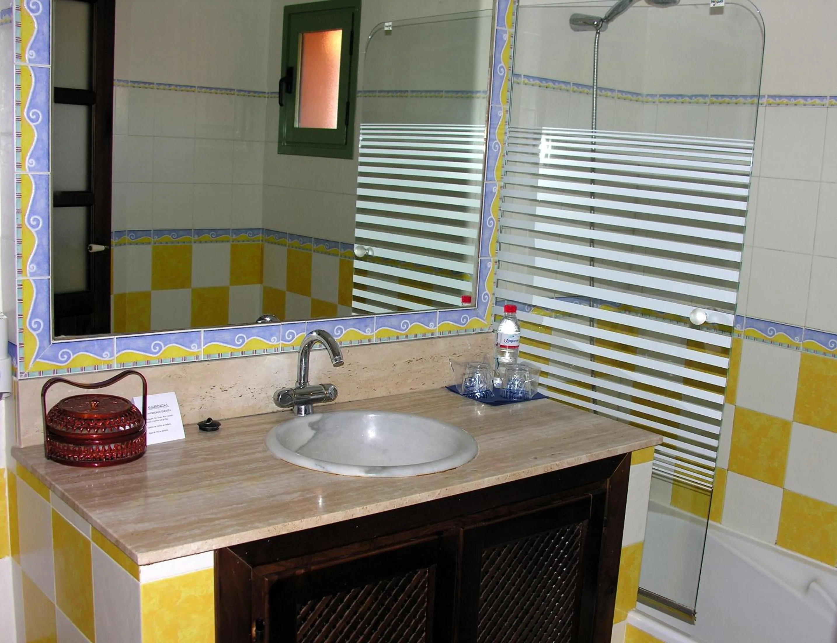 Bathroom in Hotel de Naturaleza Rodalquilar & Spa Cabo de Gata