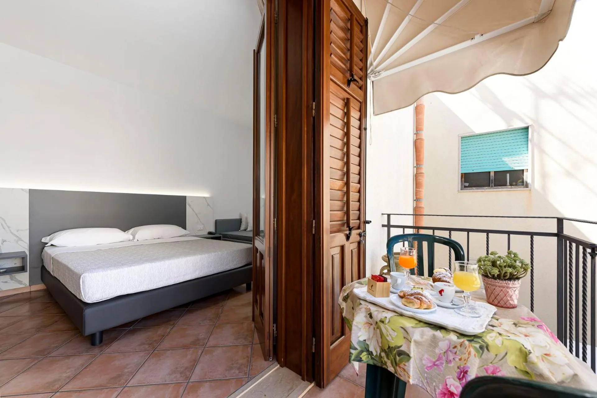 Balcony/Terrace, Bed in Sun Garden