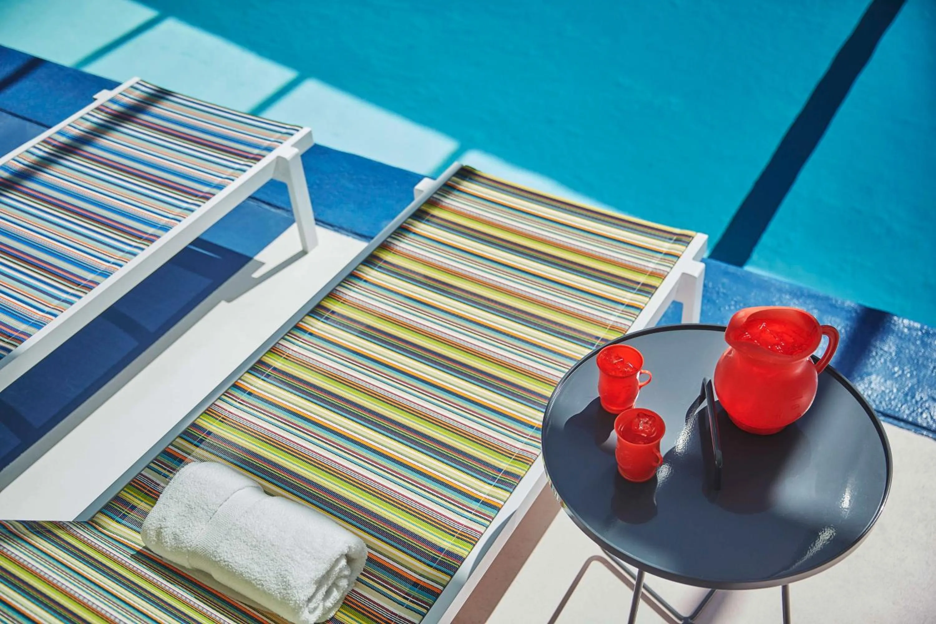 Pool view in Graduate by Hilton Lincoln