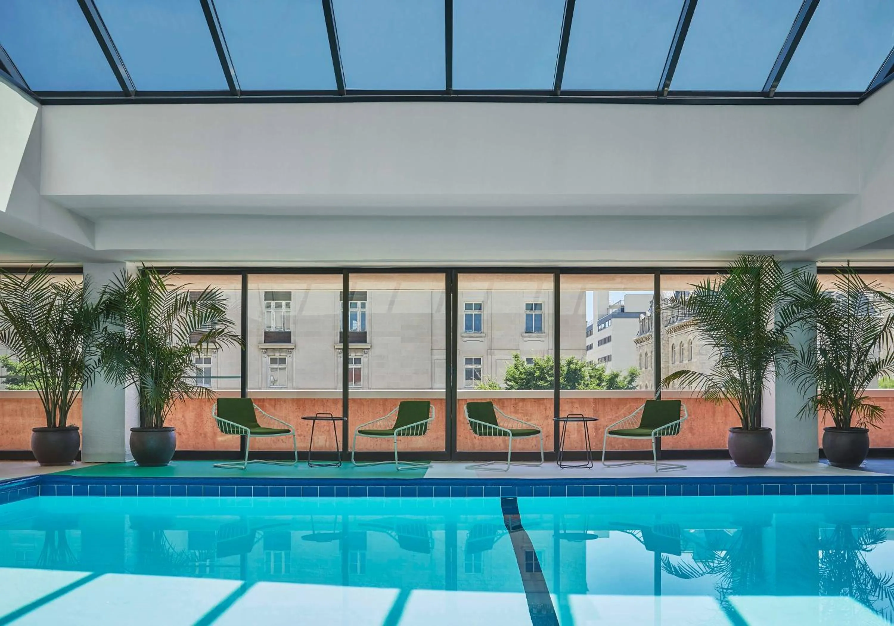 Pool view in Graduate by Hilton Lincoln