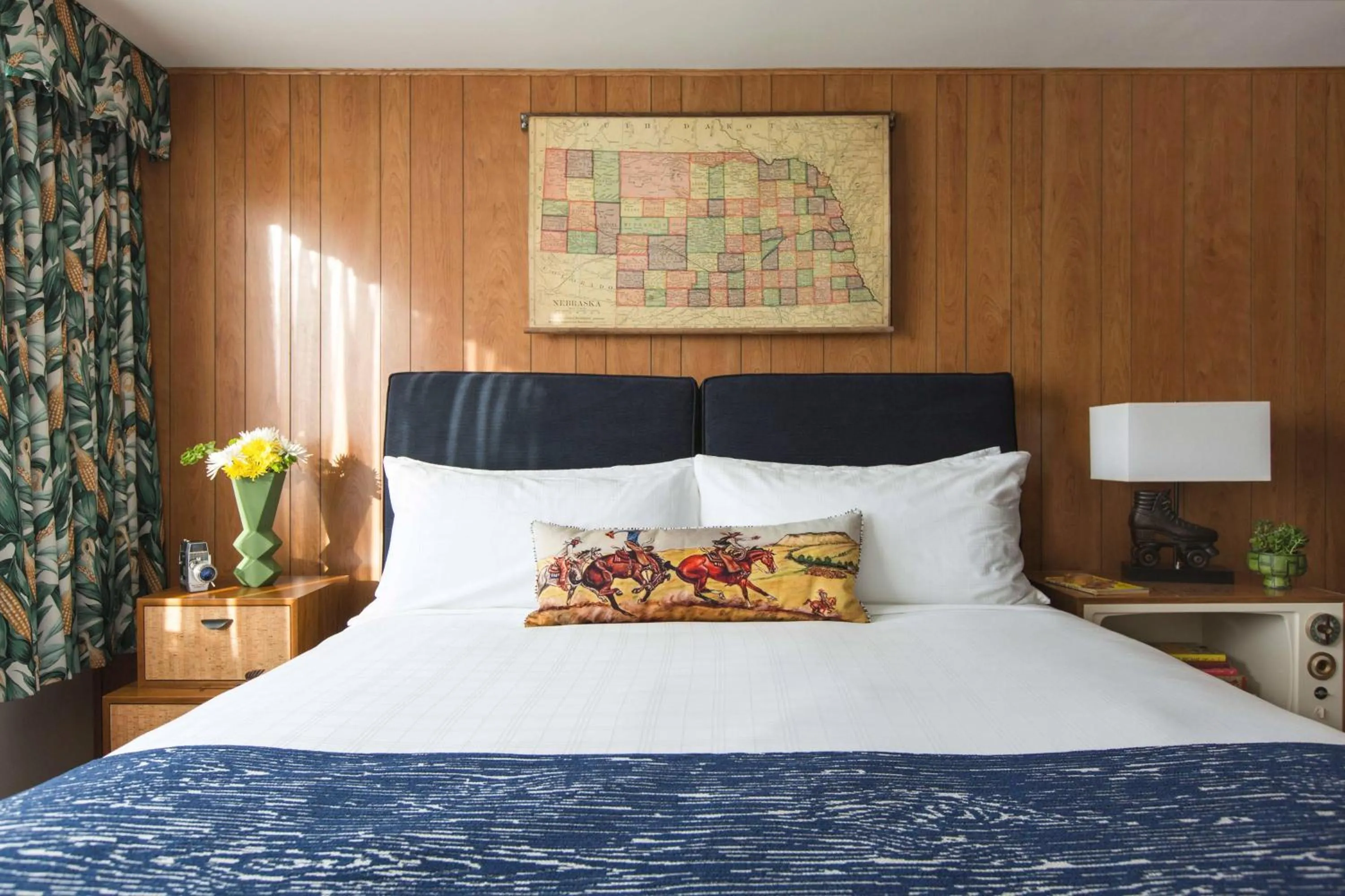 Bed in Graduate by Hilton Lincoln