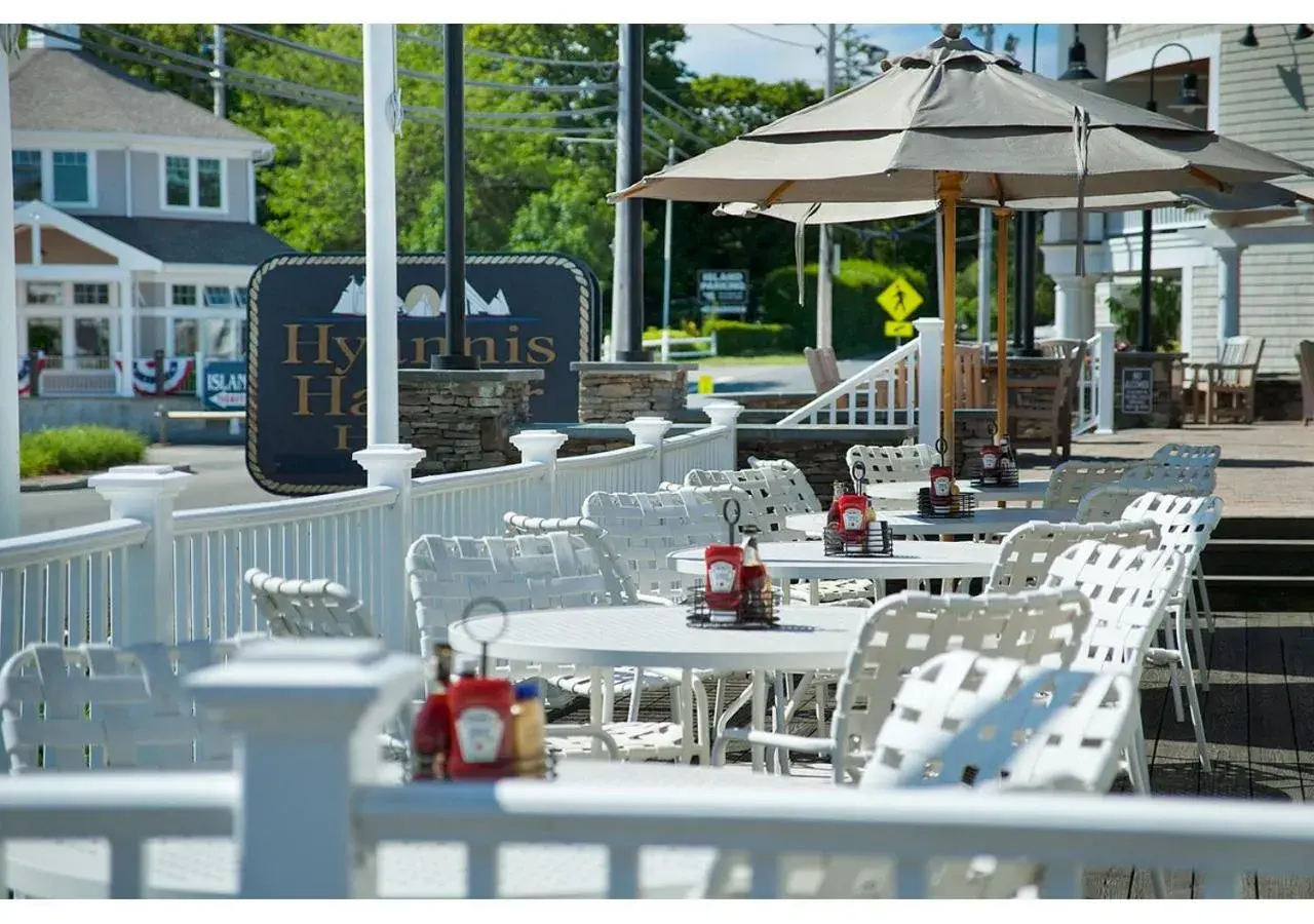 Restaurant/places to eat in Hyannis Harbor Hotel Restaurant/places to eat in Hyannis Harbor Hotel