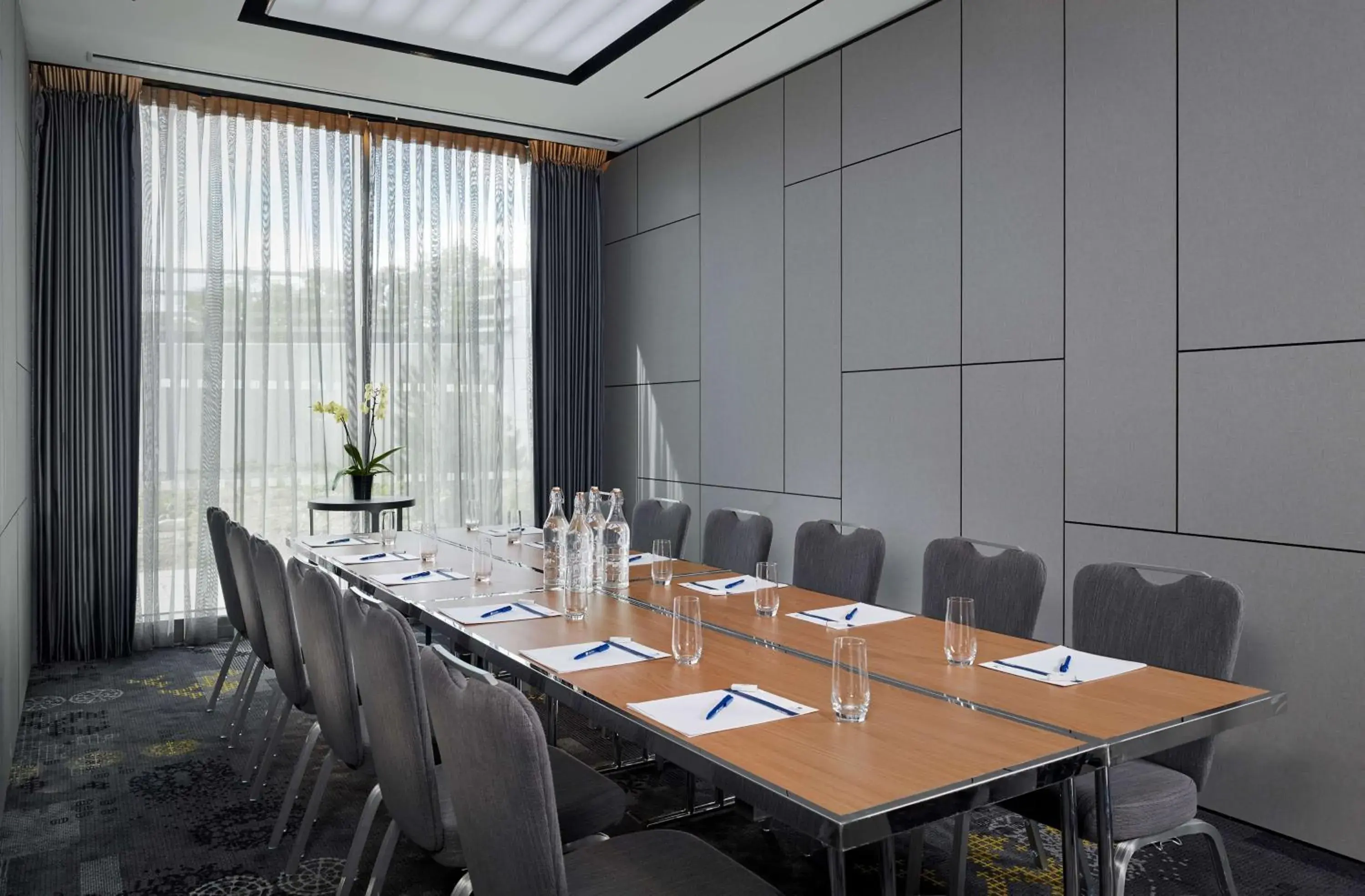 Meeting/conference room in Park Plaza London, Park Royal