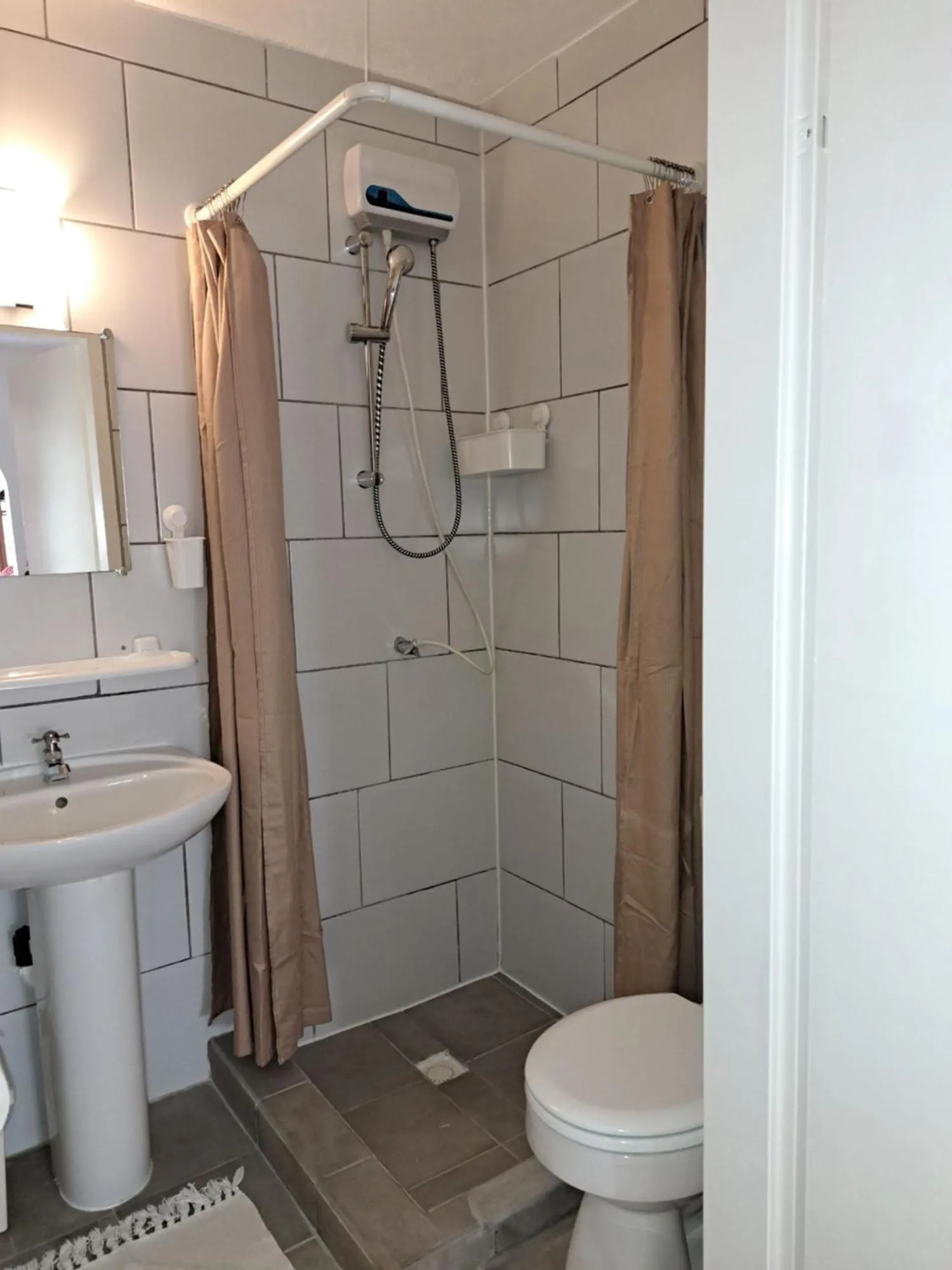 Shower in BnBBonaire near the ocean