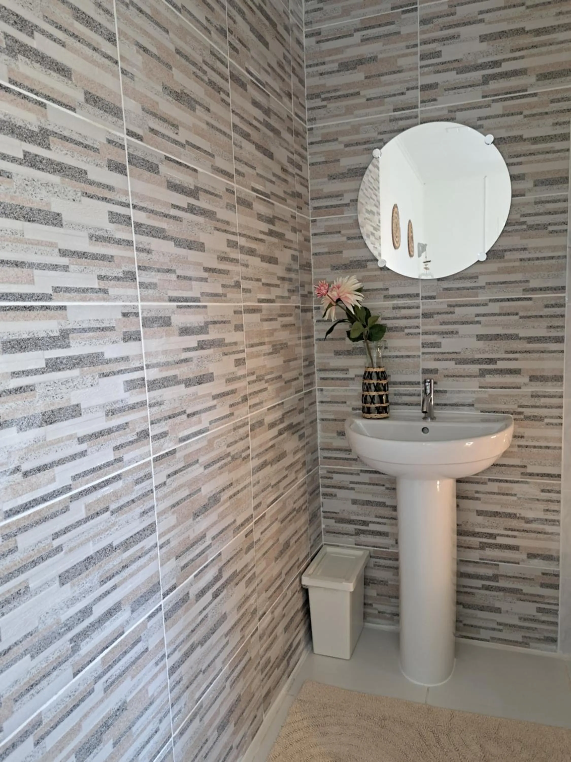 Bathroom in BnBBonaire near the ocean