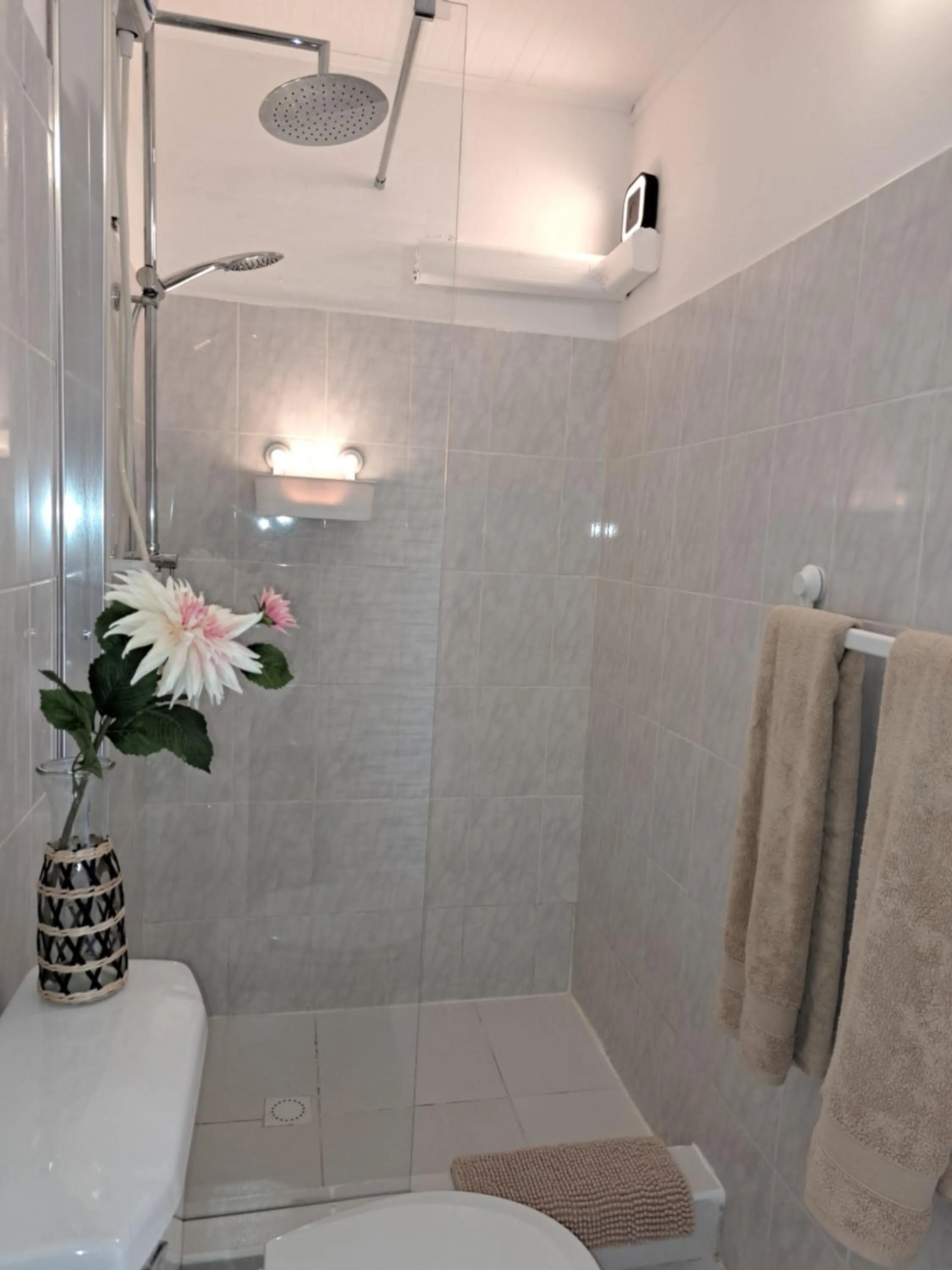 Shower in BnBBonaire near the ocean