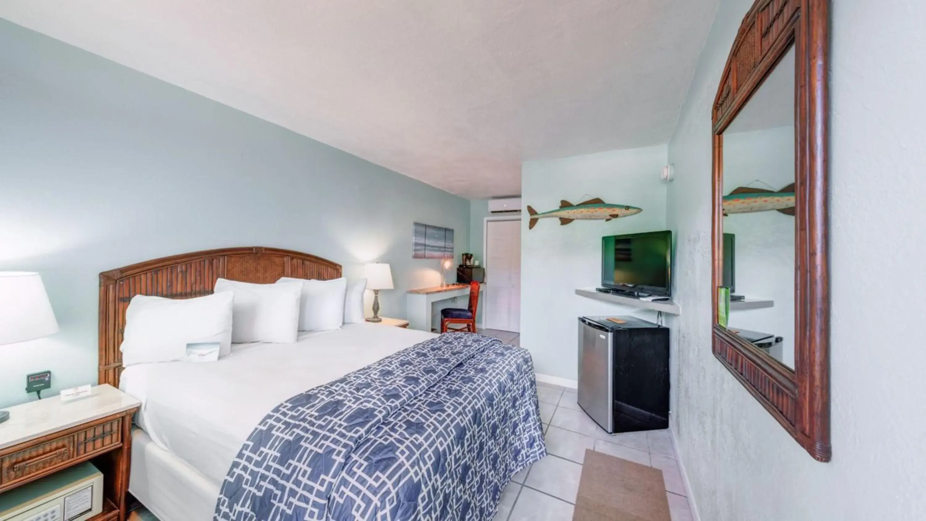 Bed in Creekside Inn Bed in Creekside Inn