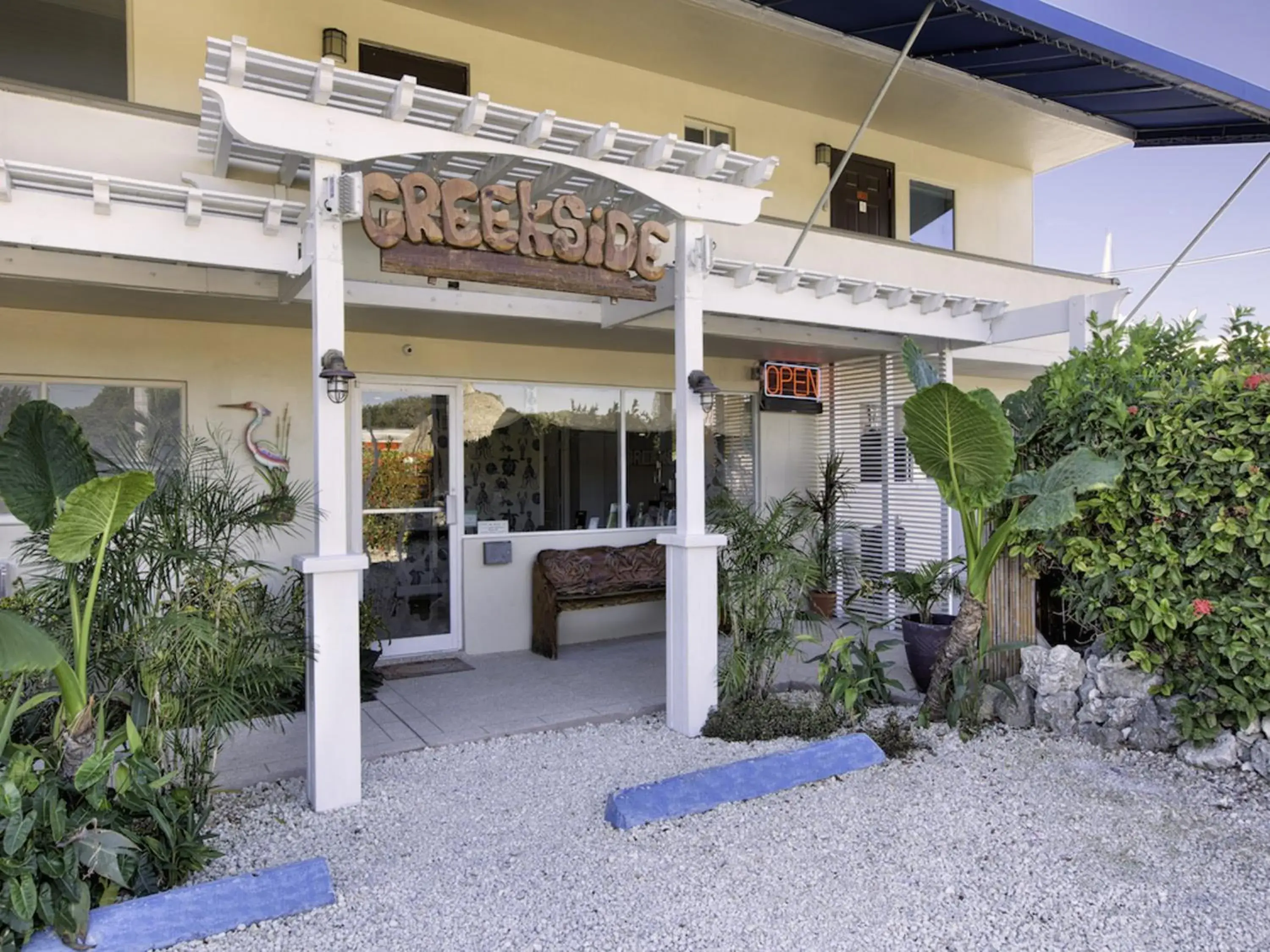 Property building in Creekside Inn Property building in Creekside Inn