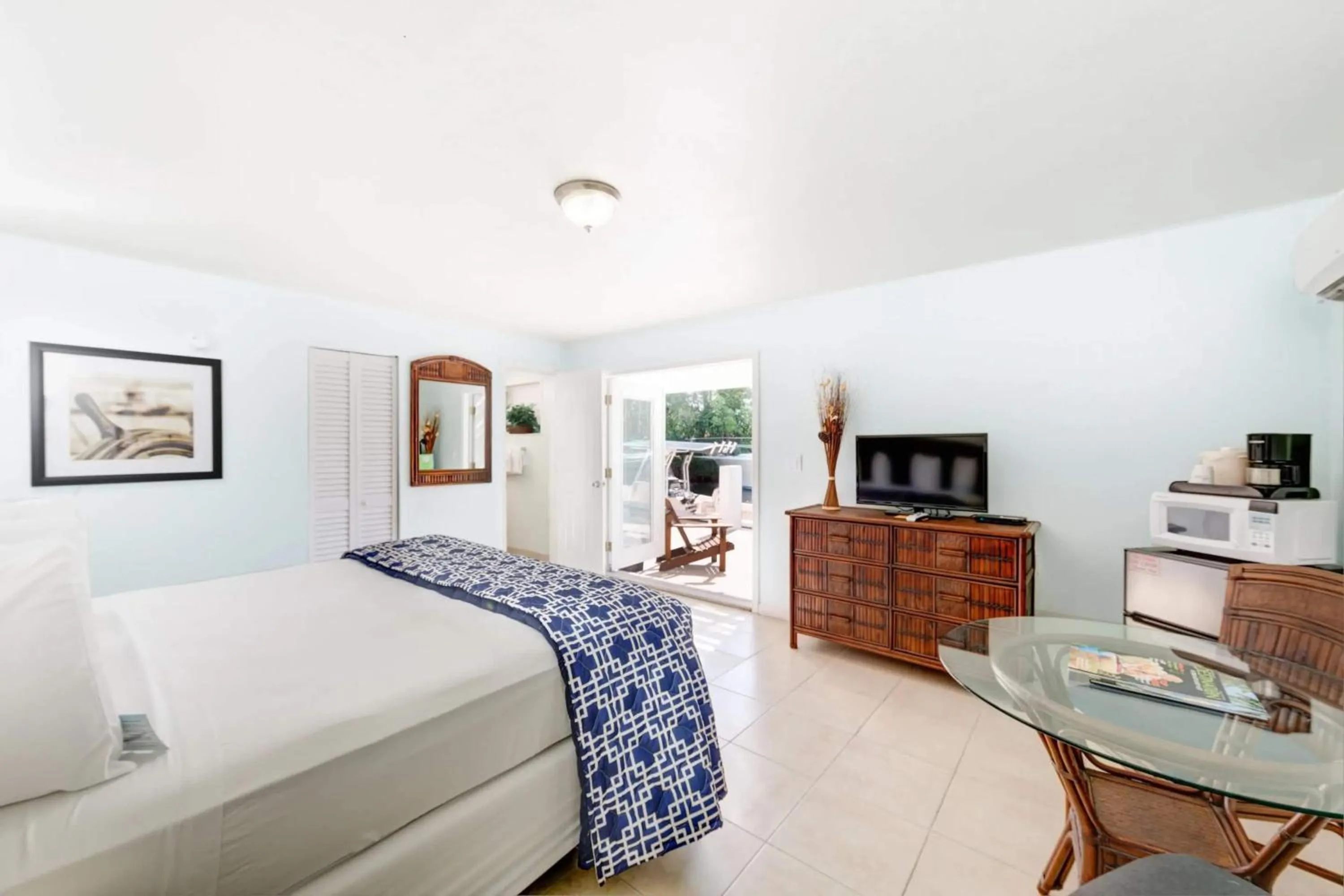 Bed in Creekside Inn