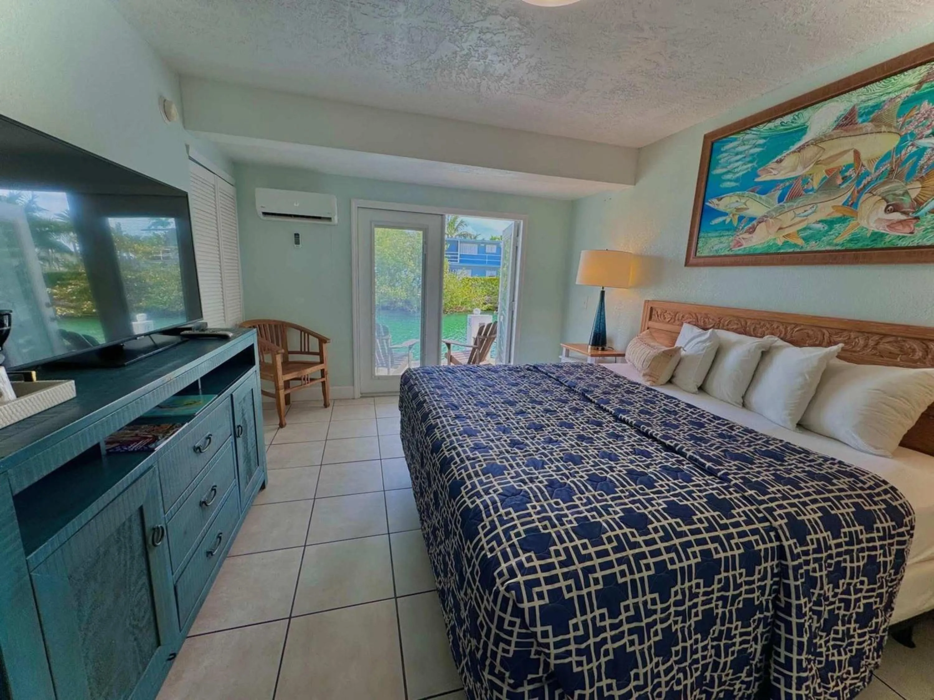 Bed in Creekside Inn