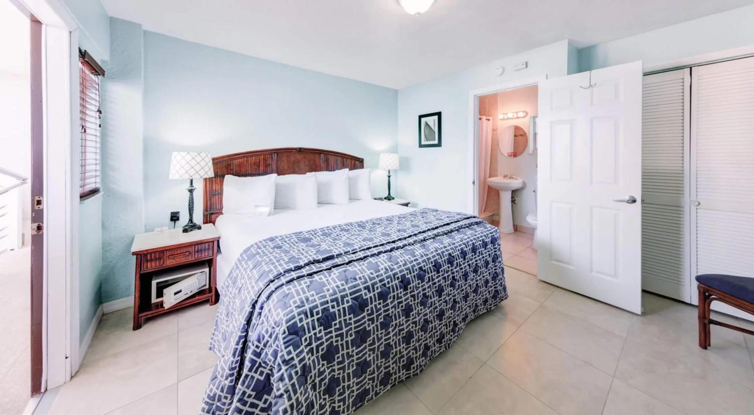 Bed in Creekside Inn