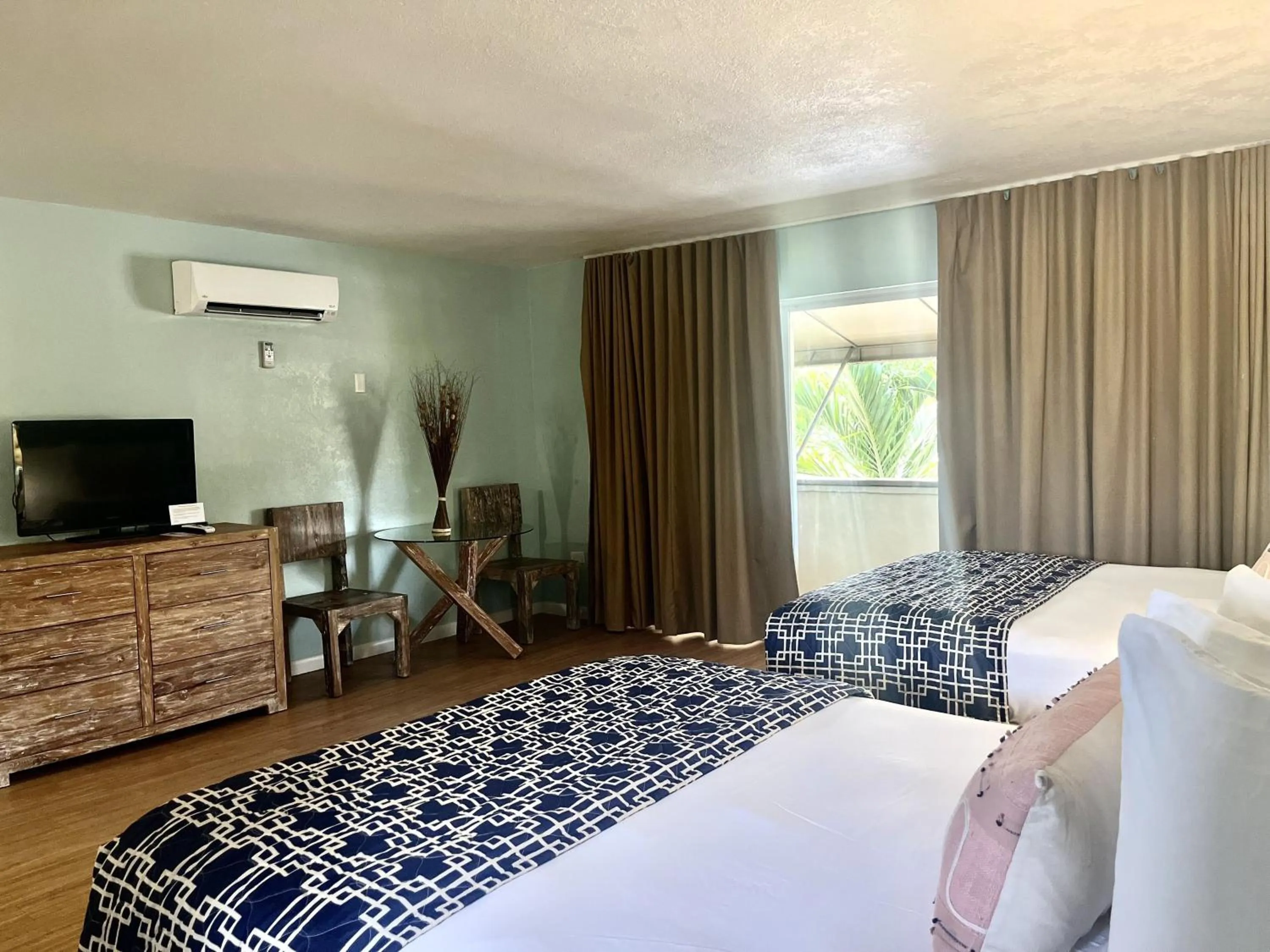 Bed in Creekside Inn