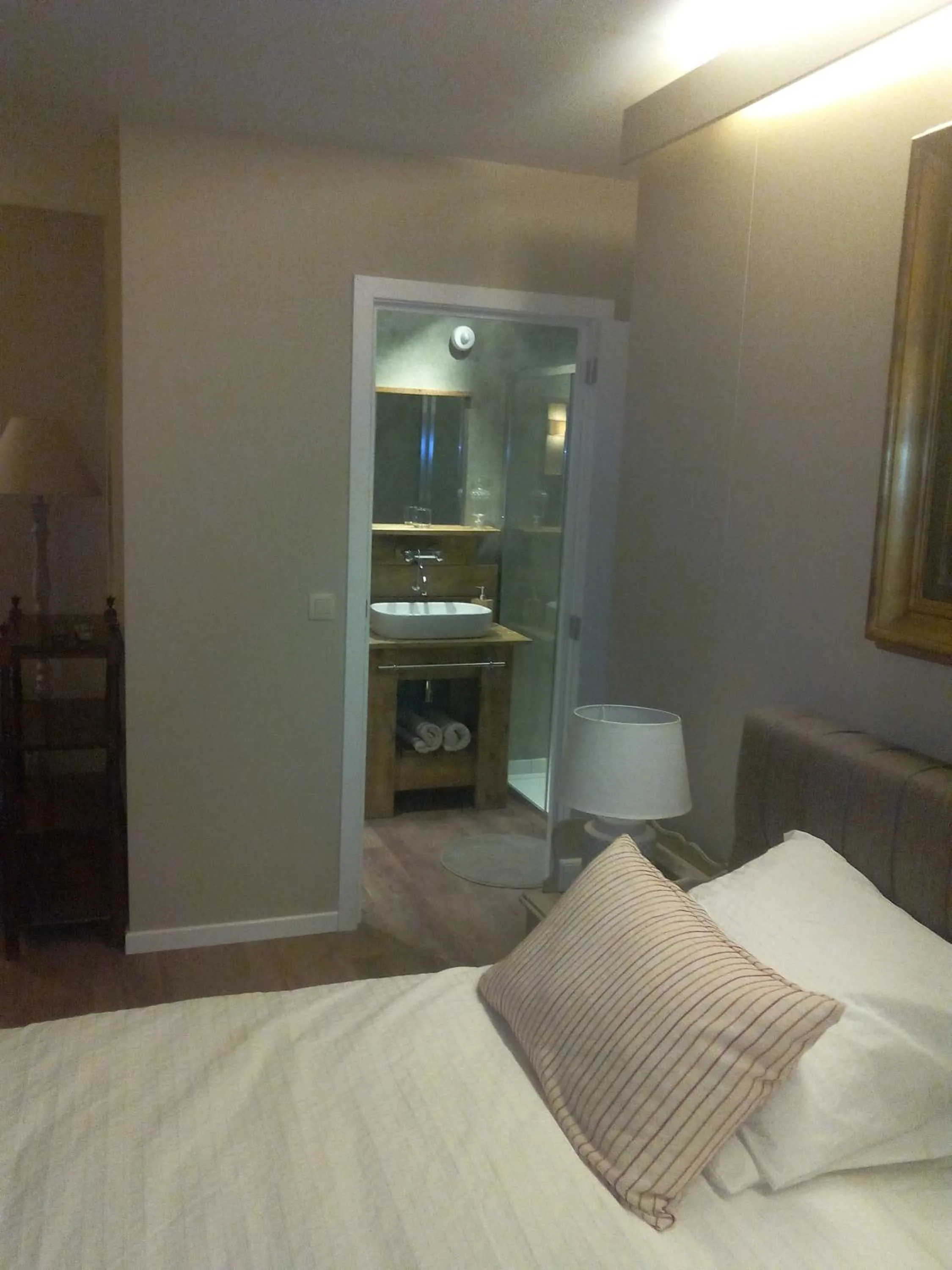 Bed in Bed and Breakfast Ros & Marc