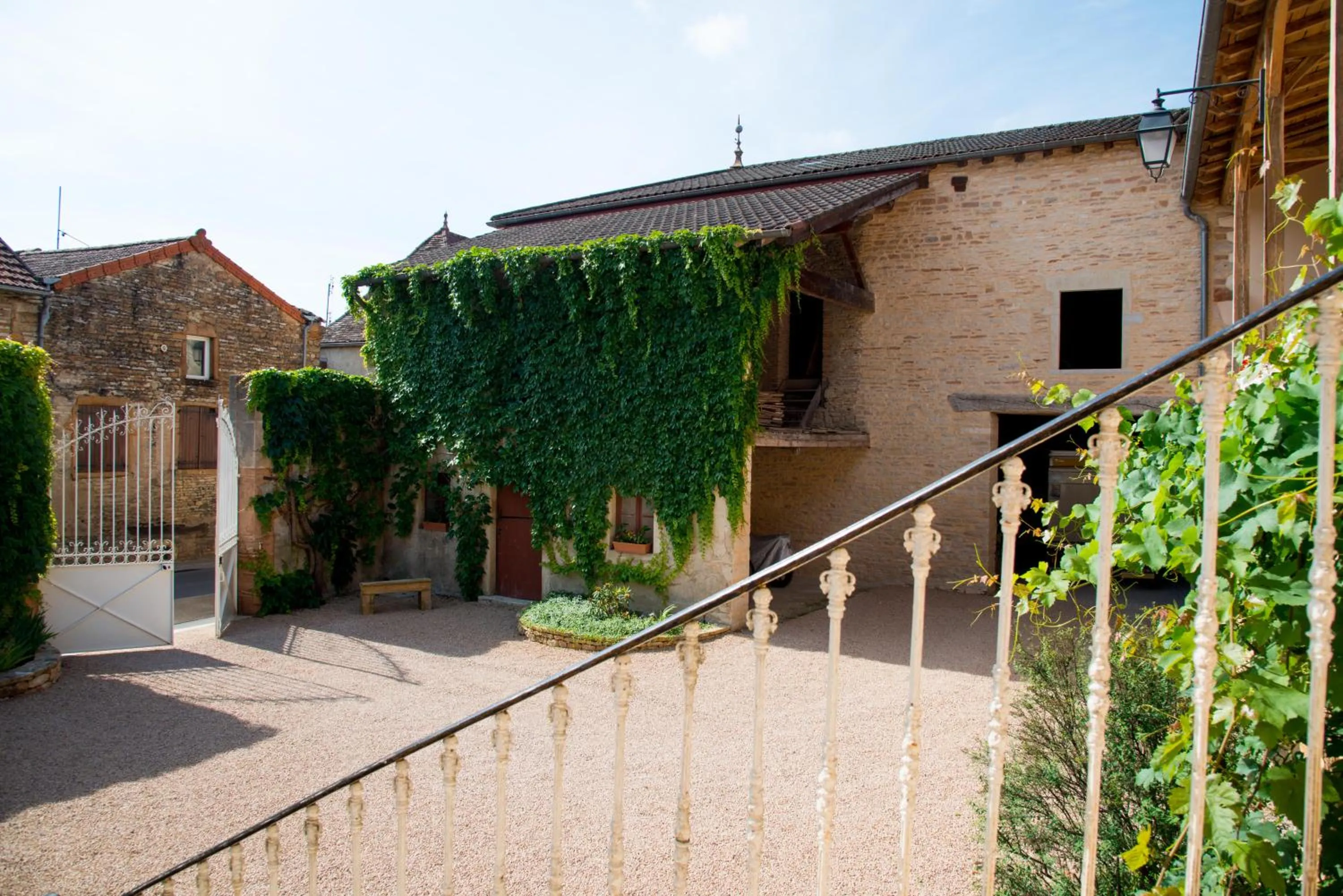 Inner courtyard view in Le Logis D'Azé