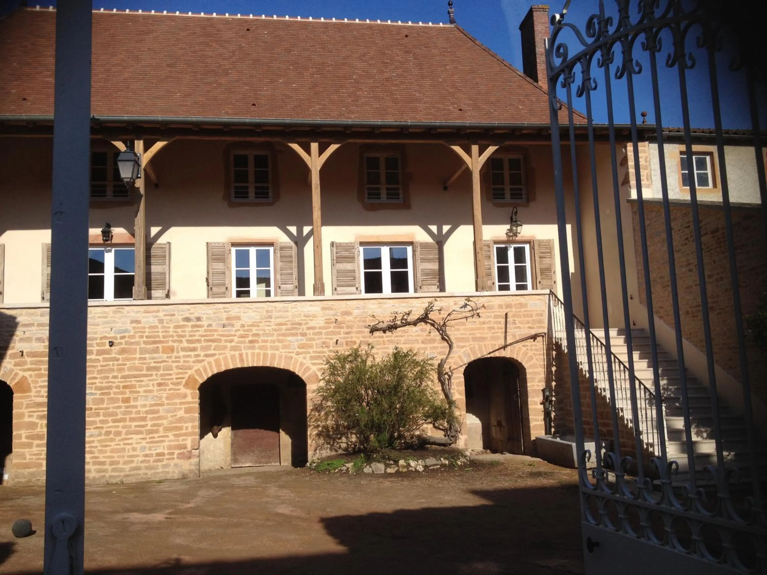 Facade/entrance in Le Logis D'Azé