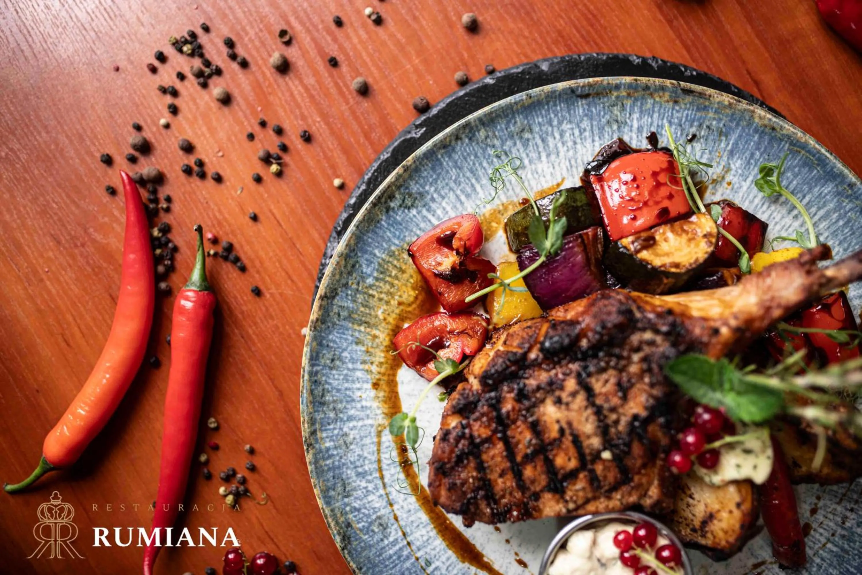 Restaurant/places to eat in Hotel Diamond w Białym Dworku