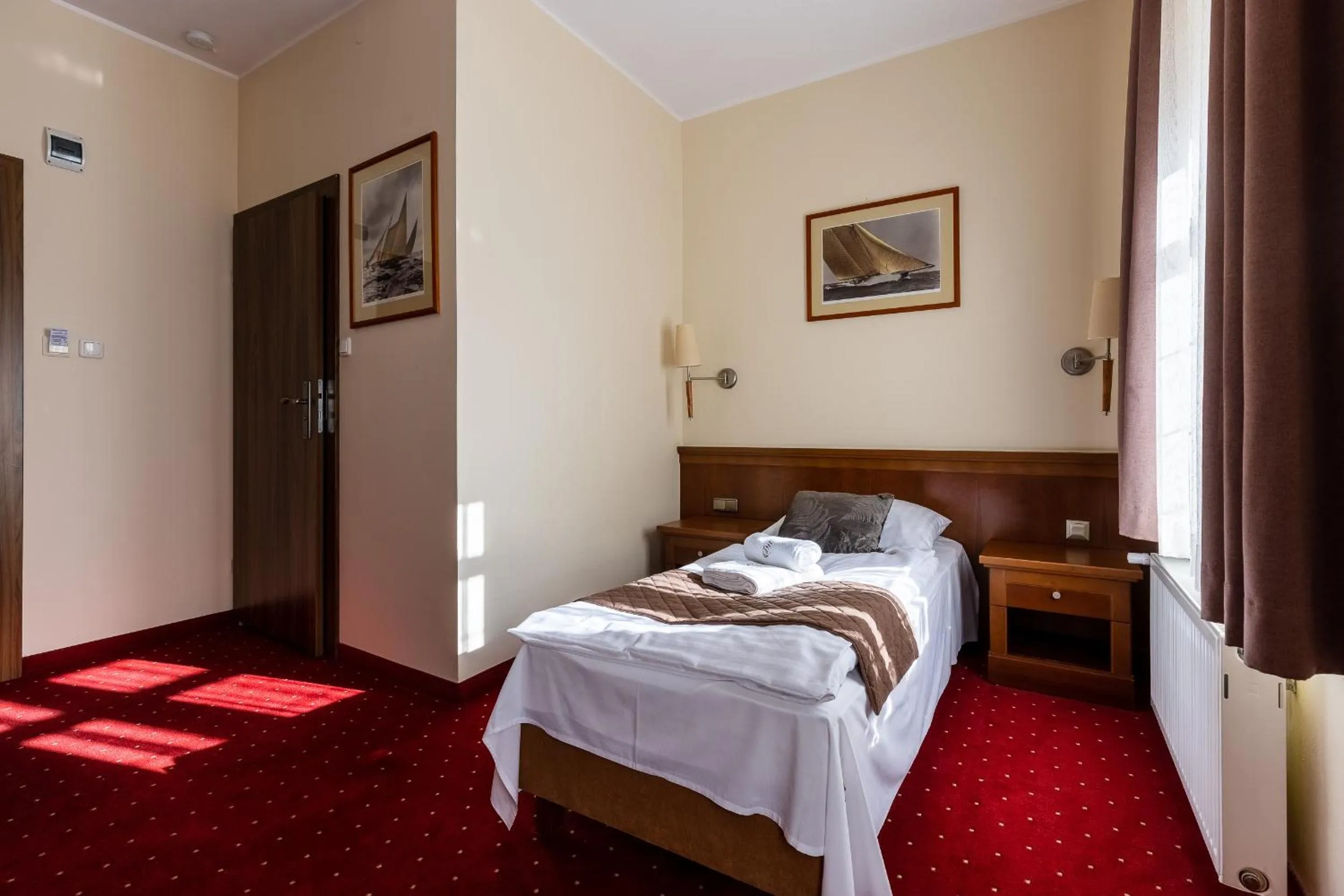 Bedroom, Bed in Hotel Diamond w Białym Dworku