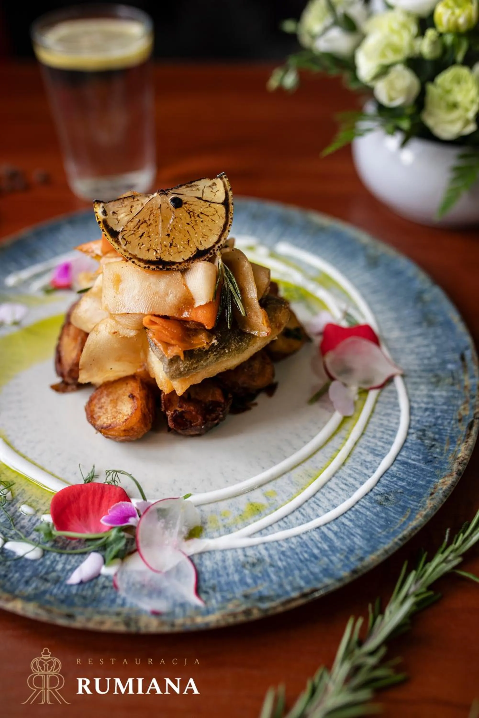 Restaurant/places to eat in Hotel Diamond w Białym Dworku