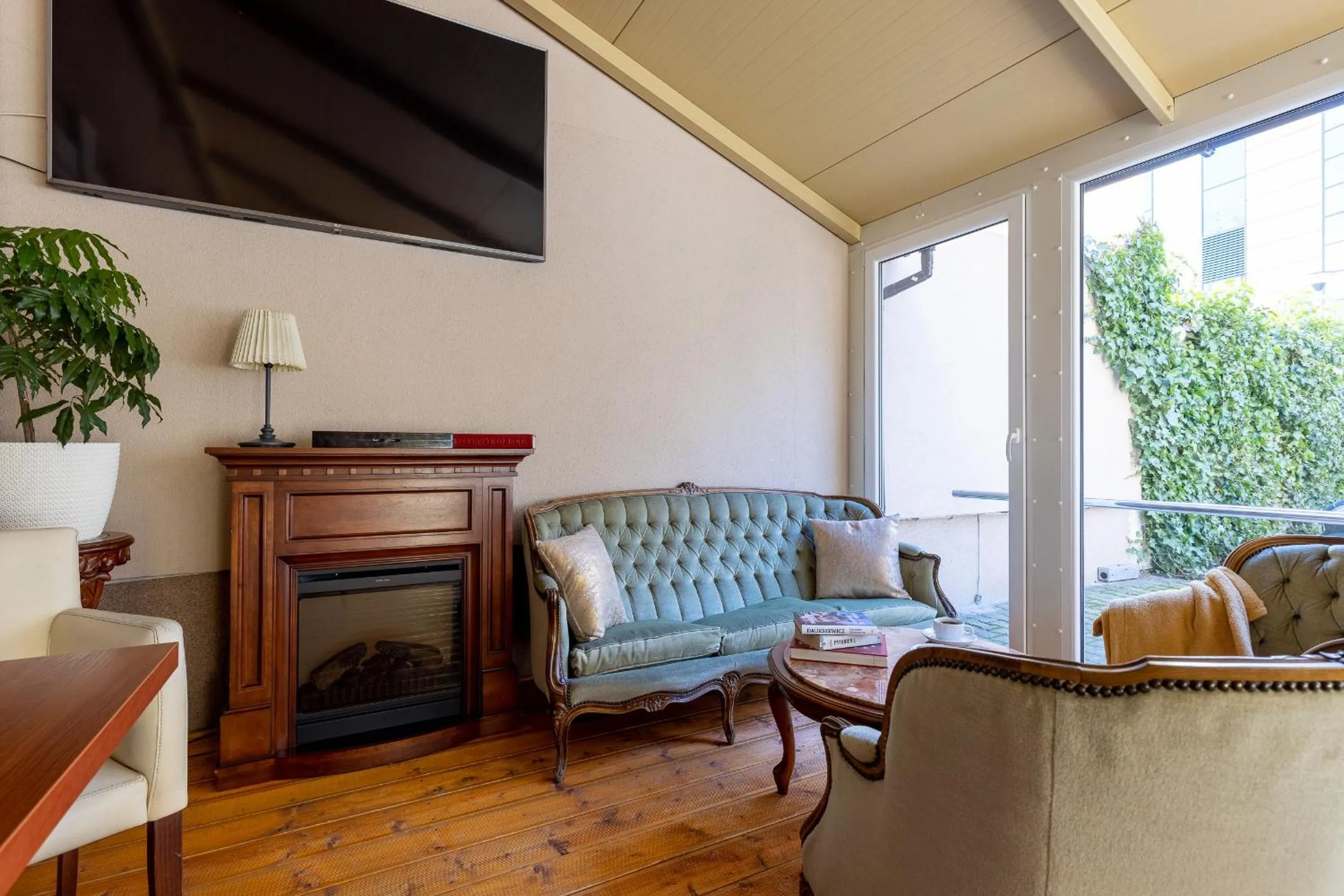 Patio in Hotel Diamond w Białym Dworku