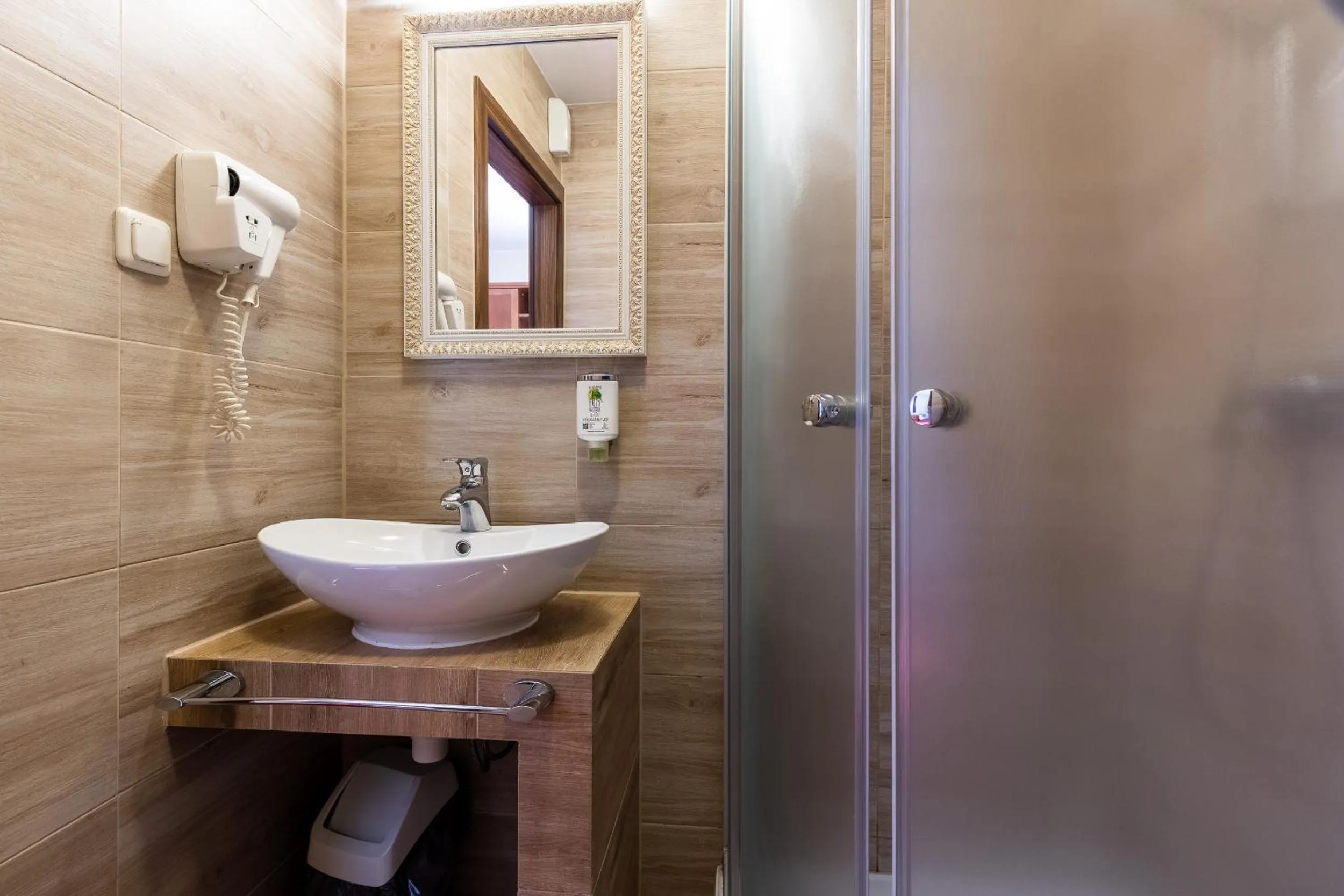 Bathroom in Hotel Diamond w Białym Dworku