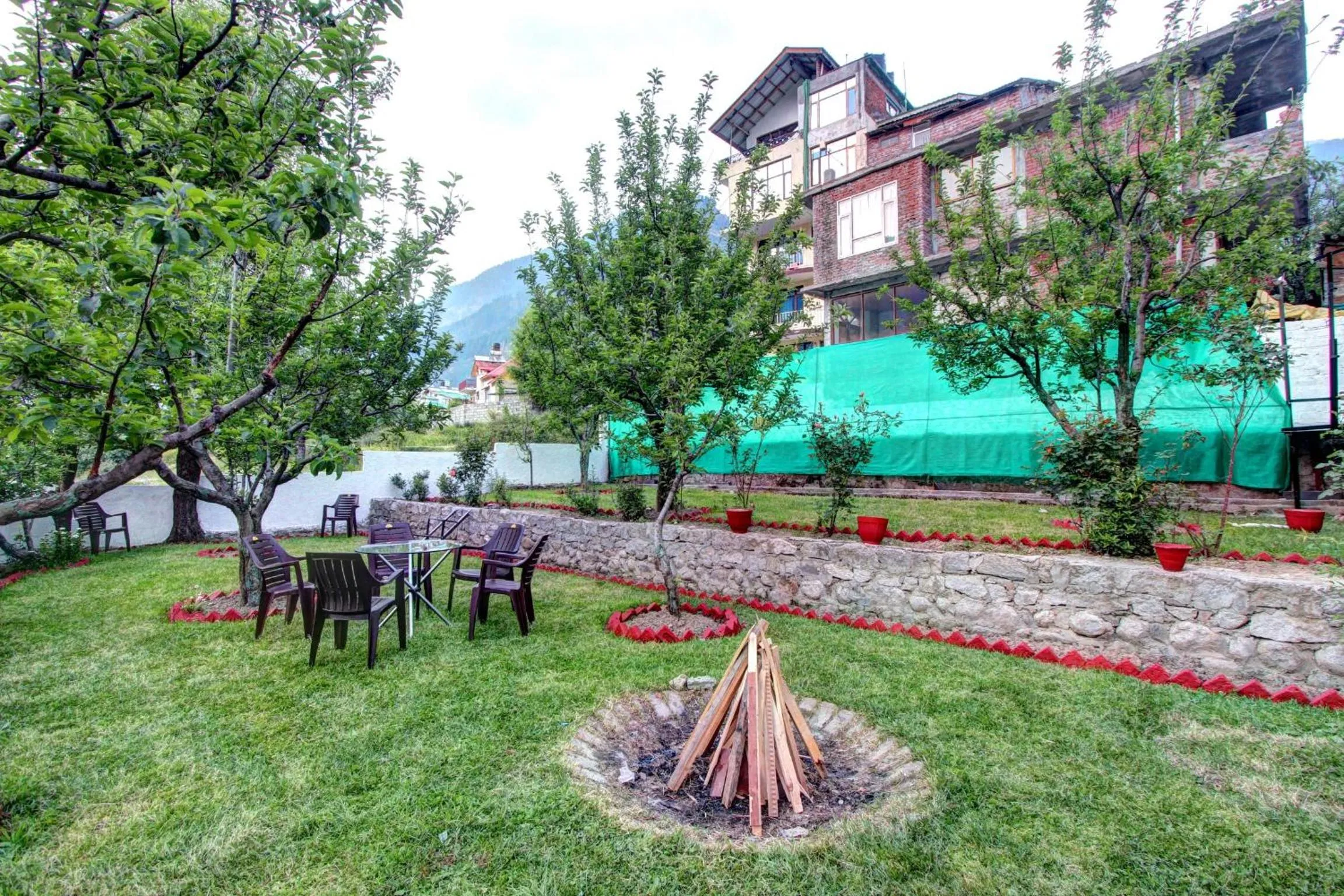 Garden in Hotel Mountain face by Snow City Hotels
