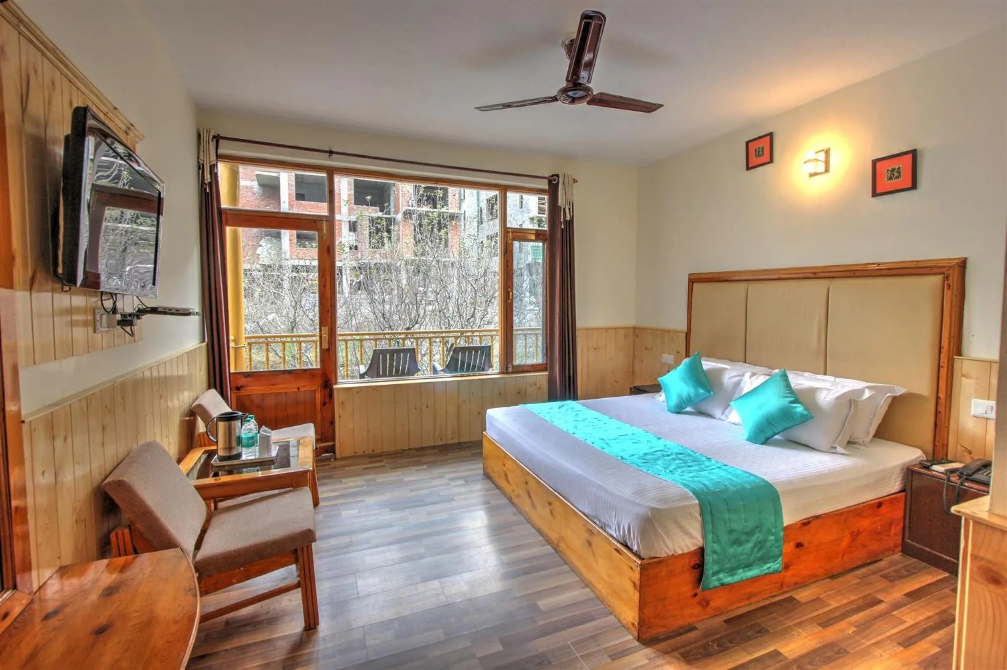 Bedroom, Bed in Hotel Mountain face by Snow City Hotels