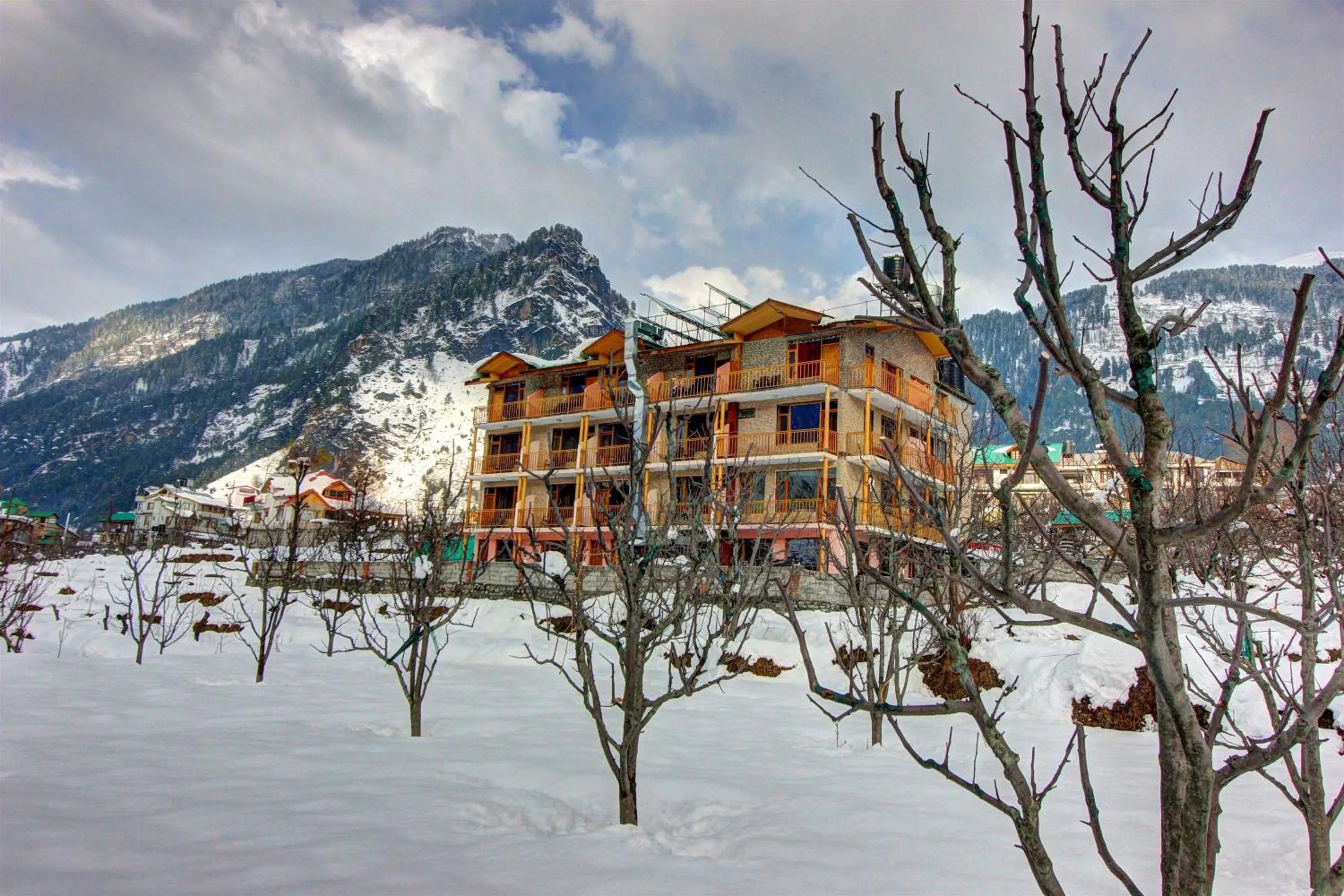 Property building in Hotel Mountain face by Snow City Hotels
