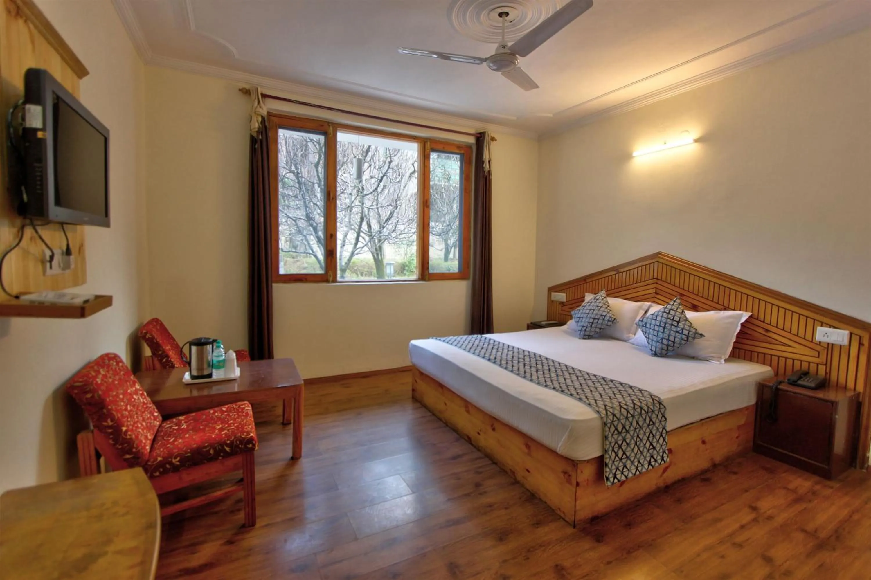 Bedroom, Bed in Hotel Mountain face by Snow City Hotels