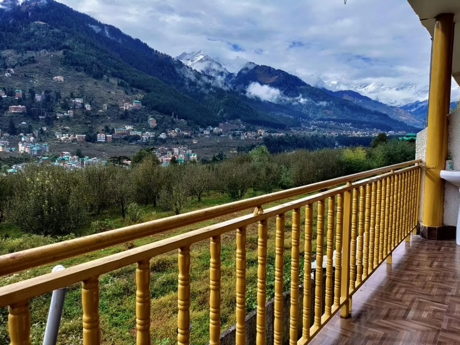 Mountain view in Hotel Mountain face by Snow City Hotels